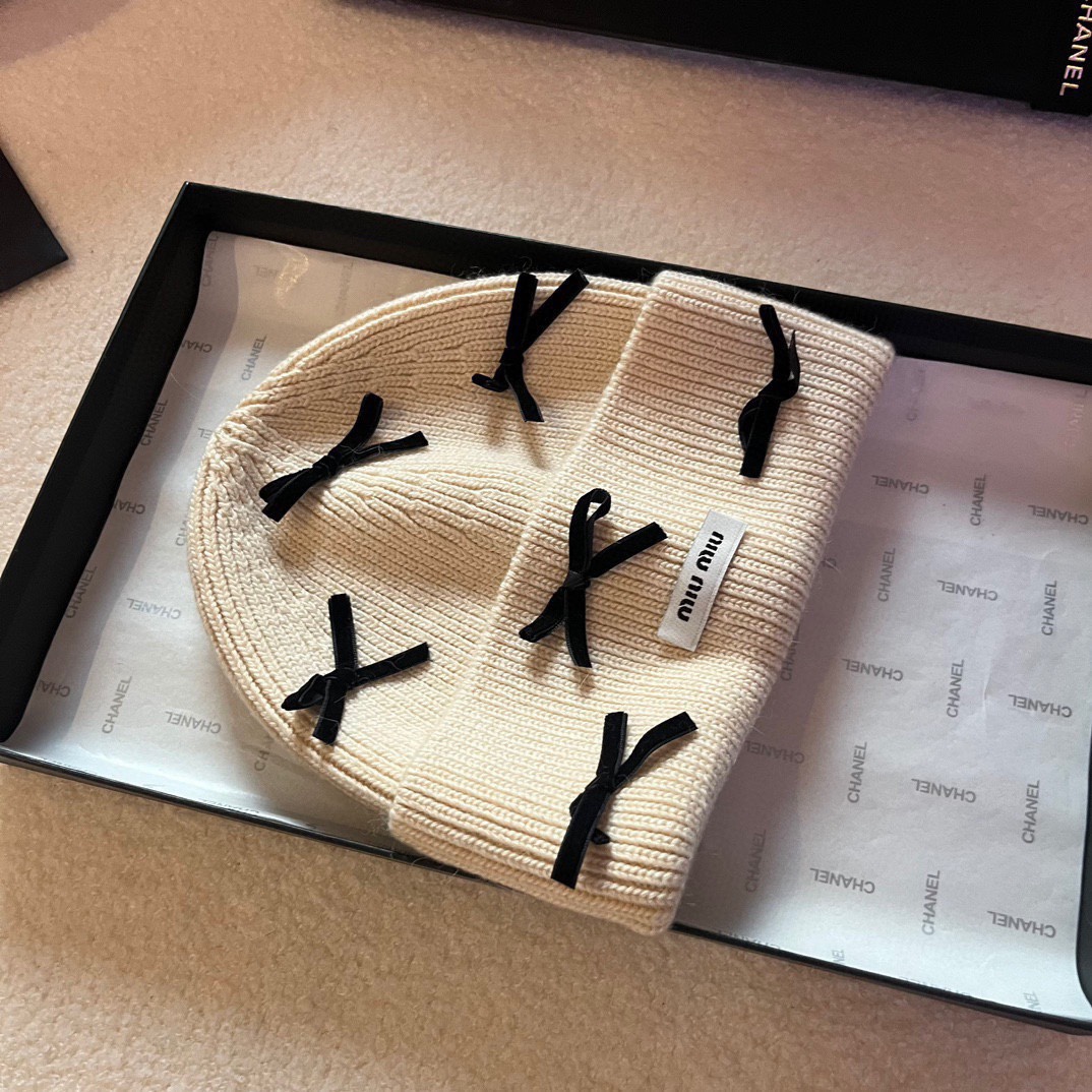 NO:190275,Running volume Miu~New bow knitted hat Gray Beige hat Fisherman hat Baseball hat Knitted hat, hat, miumiu, espadrilles, hats19860909跑量 Miu～新款蝴蝶结针织帽 灰色 米色帽子渔夫帽棒球帽针织帽,帽子,miumiu,espadrilles,hats,hat