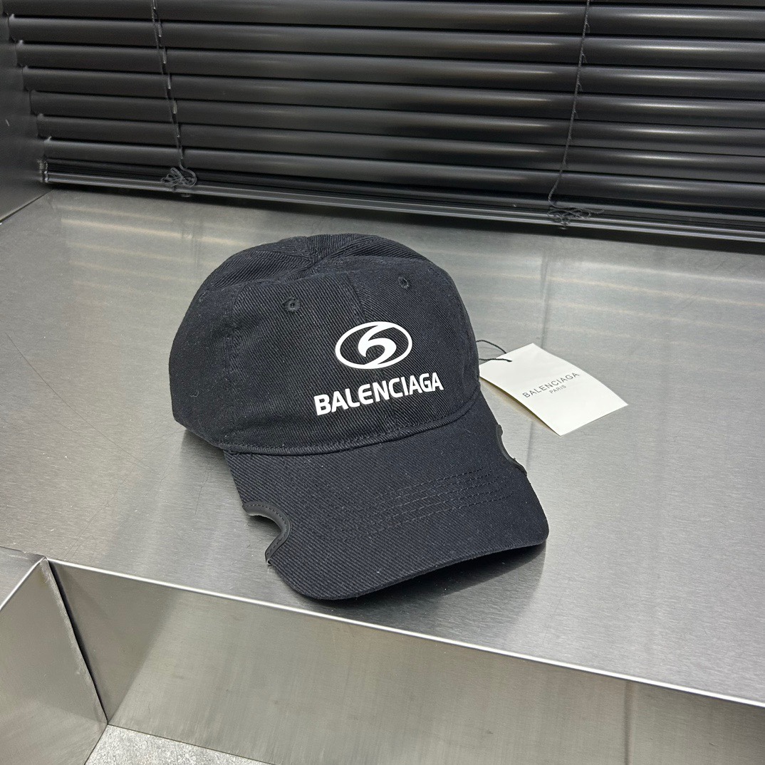 NO:190453,Running volume Balencia~New missing corner baseball cap The most popular hat type this year, its popularity has only increased and not decreased, it is streamlined and fashionable, and new elements are introduced every year according to the color of the clothing!  Hat fisherman hat baseball hat knit hat, hat, balenciaga, espadrilles,hats19860909跑量 Balencia～新款缺角鸭舌棒球帽 今年最火的帽型,热度一直只增不减,精简时尚,每年都会根据服饰的色彩推出新的元素！帽子渔夫帽棒球帽针织帽,帽子,balenciaga,espadrilles,hats,hat