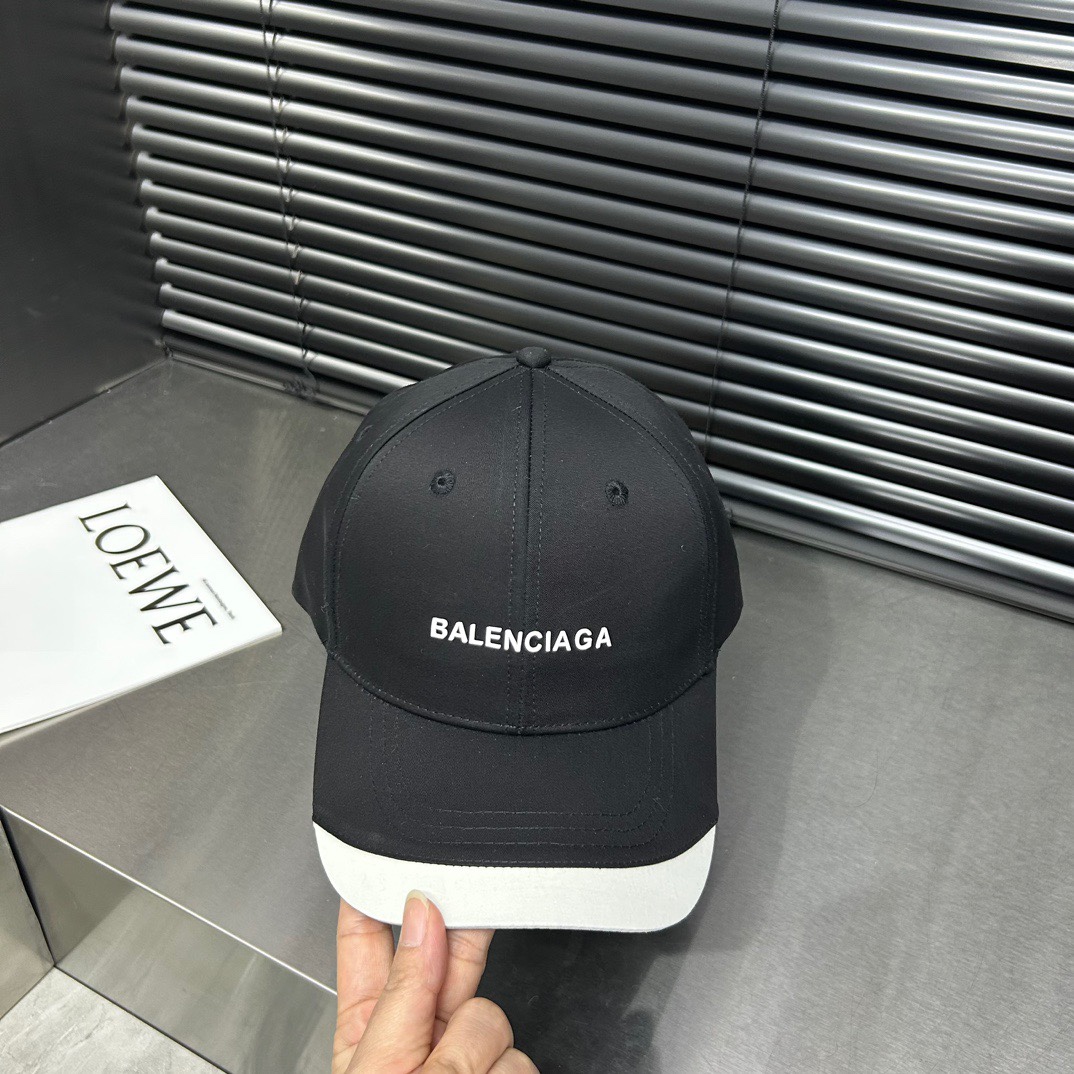 NO:190459,Running volume Balenciaga's latest baseball cap is very good to match, the lazy style is displayed in minutes, the face is bare-faced and the color combination is super tasteful. It's so recommended, whoever wears it looks good!  !  !  Hat fisherman hat baseball hat knit hat, hat, balenciaga, espadrilles,hats19860909跑量 巴黎世家最新款棒球帽 款式很好搭配,慵懒风分分钟展现,素颜显脸小拼色超有品味 太推荐了,谁戴谁好看！！！帽子渔夫帽棒球帽针织帽,帽子,balenciaga,espadrilles,hats,hat