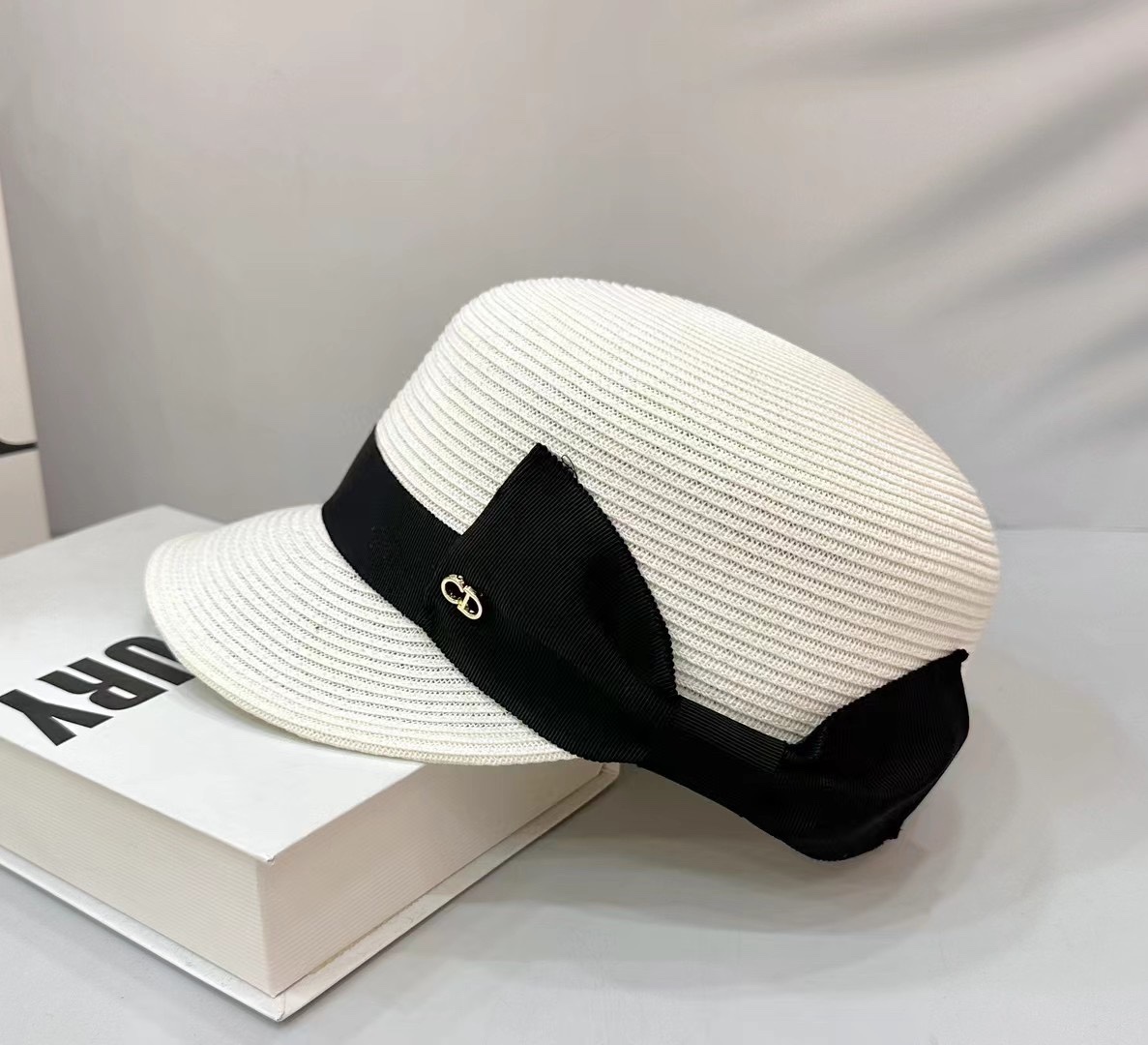 NO:191177,Running volume CD spring and summer new duck tongue hat purchasing high-end version!  The hat is positive!  ,hats,hats19860909跑量 CD春夏新款鸭舌草帽 代购高版本！帽型正！,帽子,hats,hat