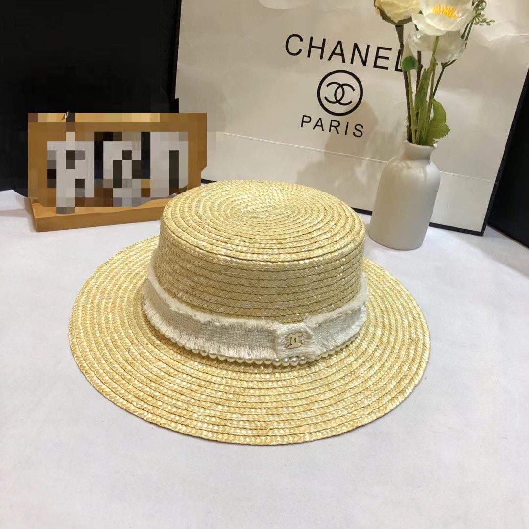 NO:191180,Running volume Chane~ New straw hat made of straw, versatile and not picky about face shape, flat edges relatively do not block the view, more practical, easy to wear for daily life and travel, especially ins style, three colors are available, there is an adjustment belt, hat, chanel, hats19860909跑量 Chane～新款草帽 采用麦秆草制作 百搭不挑脸型 平沿相对不遮挡视线 更加实用 日常和旅行都好戴 ins风 特别上相 三色可选 内有调节带,帽子,chanel,hats,hat