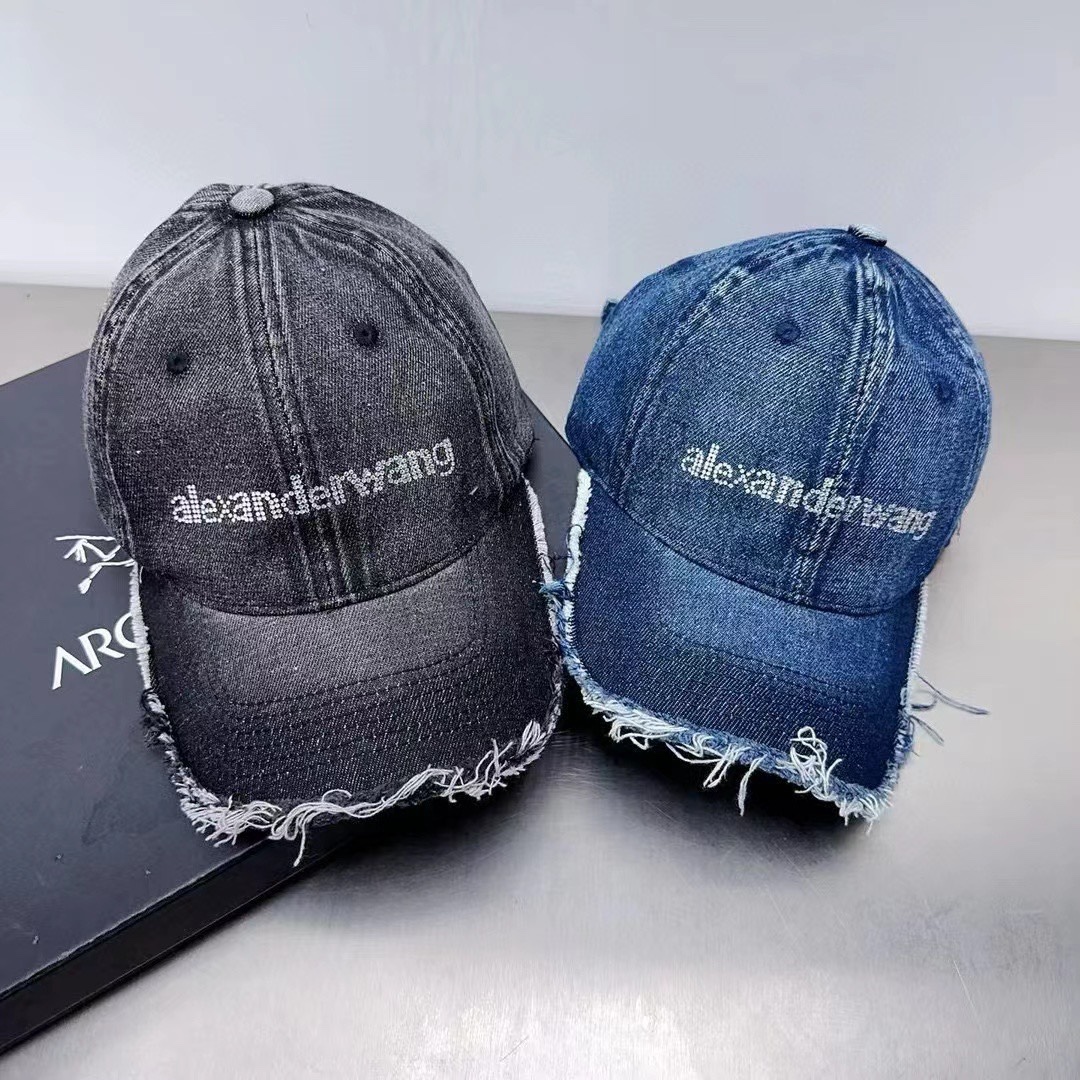 NO:191080,Running volume Wang's new style baseball cap This baseball cap is really versatile and out of date, and the cost-effectiveness is also very beautiful, so it counterattack~, hats, hats19860909跑量 Wang新款散须棒球帽 这款棒球帽真的百搭不过时,性价比也很高,美到逆袭～,帽子,hats,hat