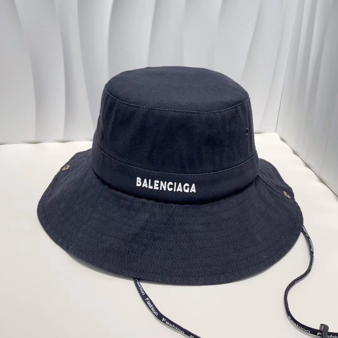 NO:191282,Running volume Balenciaga Fisherman's hat Compared to the big-brimmed fisherman, this fisherman's size is more suitable for daily life. It is versatile in color and can span spring, summer, autumn and winter. A fairy's daily match!  Hat fisherman hat baseball hat knit hat, hat, balenciaga, espadrilles,hats19860909跑量 巴黎世家渔夫帽 比起大檐渔夫,这款渔夫的尺寸更贴合日常 百搭色系,可以横跨春夏秋冬 仙女日常搭配！帽子渔夫帽棒球帽针织帽,帽子,balenciaga,espadrilles,hats,hat