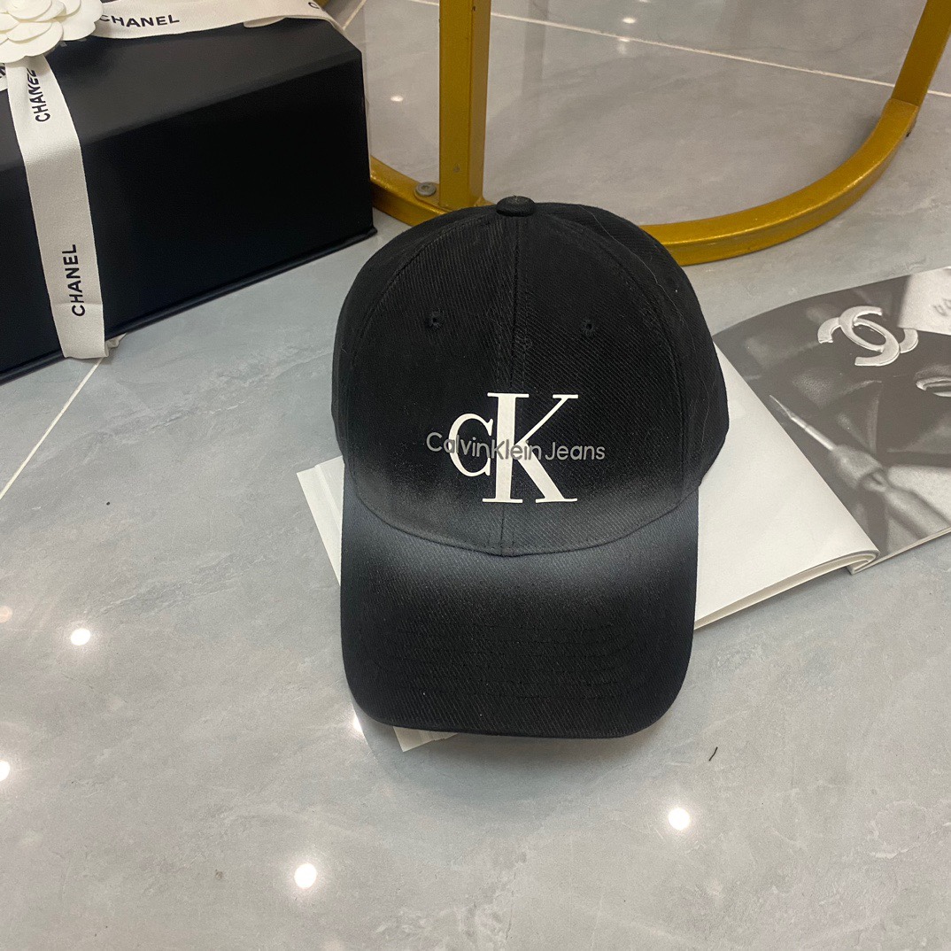 NO:191658,Running volume CK new gradient baseball cap is another hit!  Spring and summer series ~ Must-in!  Hat fisherman hat baseball hat knit hat, hat, espadrilles,hats19860909跑量 CK新款渐变棒球帽 又一个爆款！ 春夏系列～必入！帽子渔夫帽棒球帽针织帽,帽子,espadrilles,hats,hat