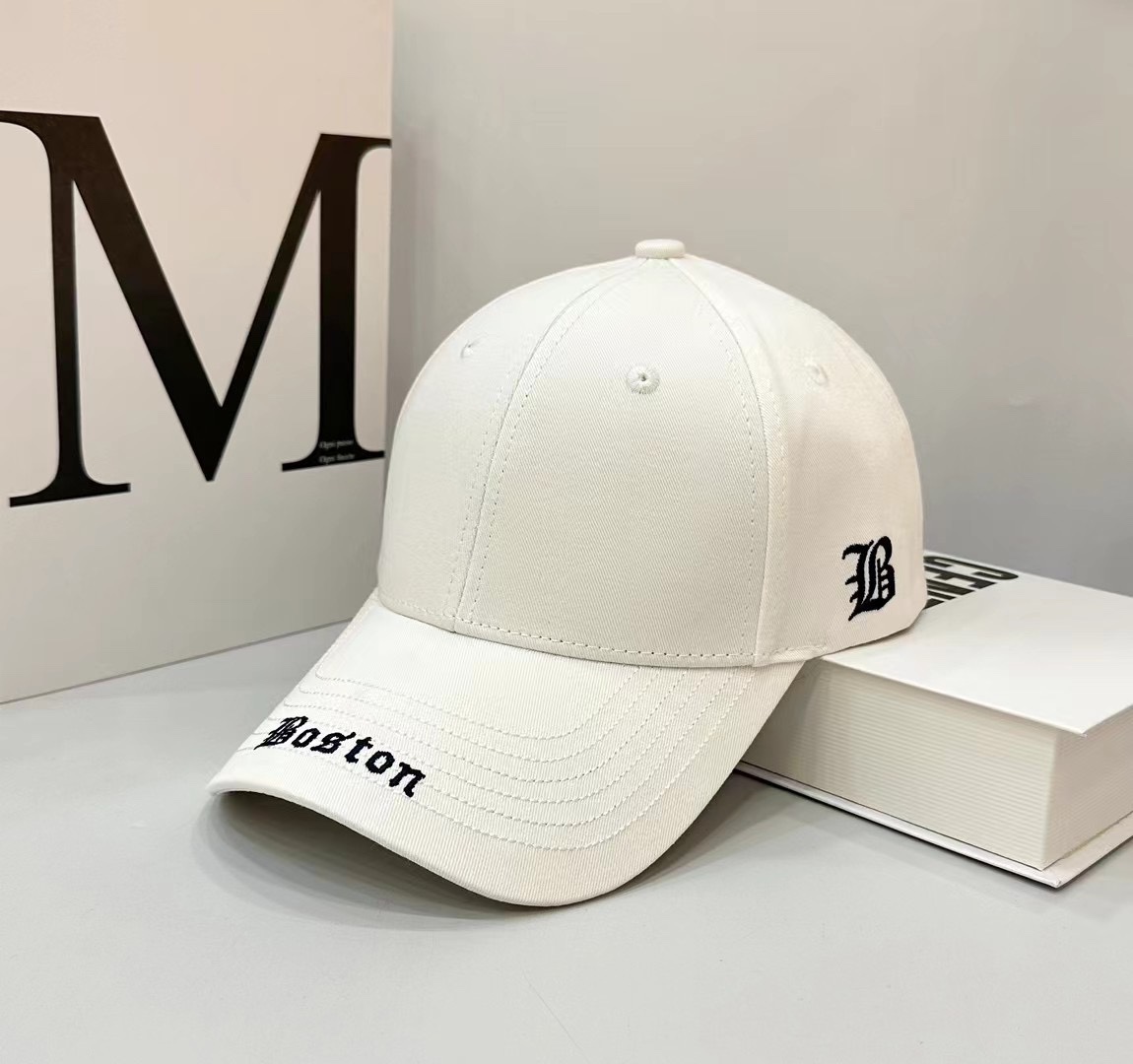 NO:191666,The latest trendy brand baseball cap is very good to match, the lazy style is displayed in minutes, the face is bare-faced and the color combination is very tasteful. It is so recommended, whoever wears it looks good!  !  !  Hat fisherman hat baseball hat knit hat, hat, espadrilles,hats19860909跑量 潮牌最新款棒球帽 款式很好搭配,慵懒风分分钟展现,素颜显脸小拼色超有品味 太推荐了,谁戴谁好看！！！帽子渔夫帽棒球帽针织帽,帽子,espadrilles,hats,hat