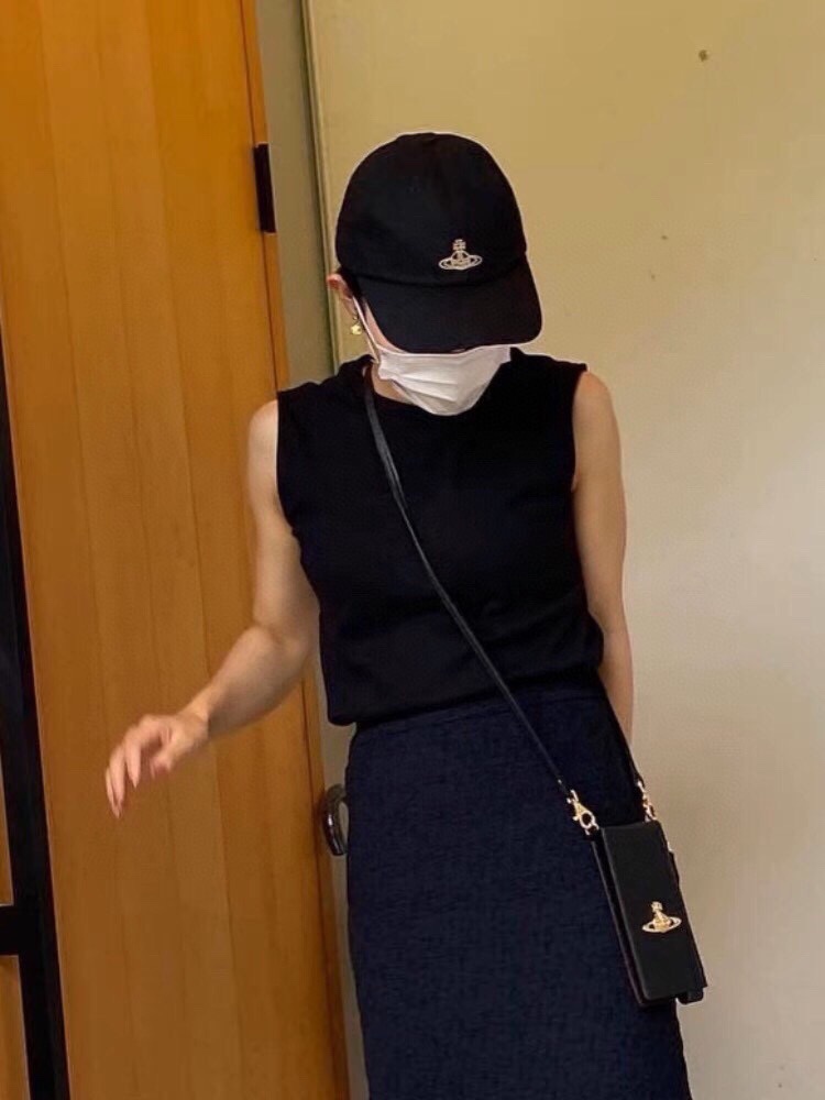 NO:192067,Running volume, Queen Mother's new soft top baseball hat, a bonus tool for daily commuting matching, classic plain hat shape is very versatile, the adjustable design is friendly to all head shapes, the hat fisherman hat baseball hat knit hat, hat, espadrilles, hats19860909跑量 西太后新款软顶棒球帽 日常通勤搭配的加分神器 经典素色帽型非常百搭 可调节的设计对各种头型都友好帽子渔夫帽棒球帽针织帽,帽子,espadrilles,hats,hat