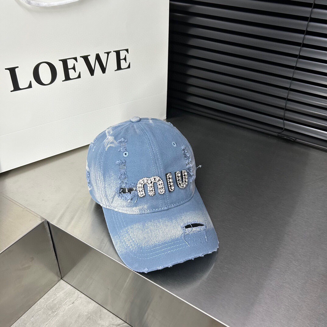 NO:192073,Running volume Miu~ New ripped street style cotton baseball cap, personalized and fashionable style, casual and cool feeling, same style for men and women!  A variety of colors, super easy to match!  Material: Cotton Head circumference: 56-58cm hat Fisherman's hat Baseball hat Knitted hat, hat, miumiu, espadrilles, hats19860909跑量 Miu～新款破洞街头风棉布棒球帽,个性时尚款 休闲带点酷酷的感觉 男女同款！多种色系,超好搭！ 材质:棉 头围:56-58cm均可帽子渔夫帽棒球帽针织帽,帽子,miumiu,espadrilles,hats,hat