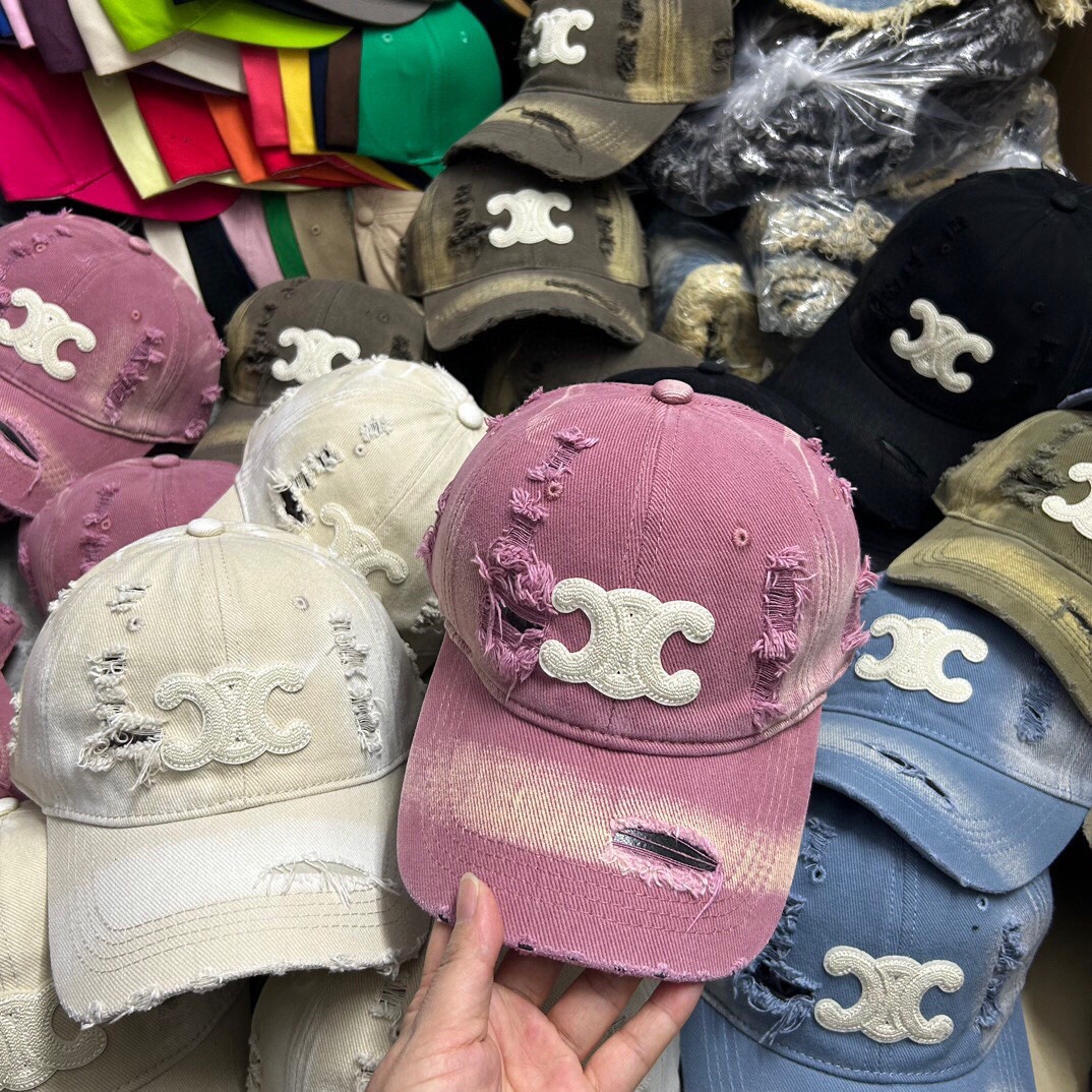 NO:192085,Running volume Celin~New ripped street style cotton baseball cap, personality and fashionable style, casual and cool feeling, neutral style, same style for men and women!  A variety of colors, super easy to match!  Material: Cotton Head circumference: 56-58cm hat Fisherman's hat Baseball hat Knitted hat, hat, celine, espadrilles, hats19860909跑量 Celin～新款破洞街头风棉布棒球帽,个性时尚款 休闲带点酷酷的感觉,中性款 男女同款！多种色系,超好搭！ 材质:棉 头围:56-58cm均可帽子渔夫帽棒球帽针织帽,帽子,celine,espadrilles,hats,hat