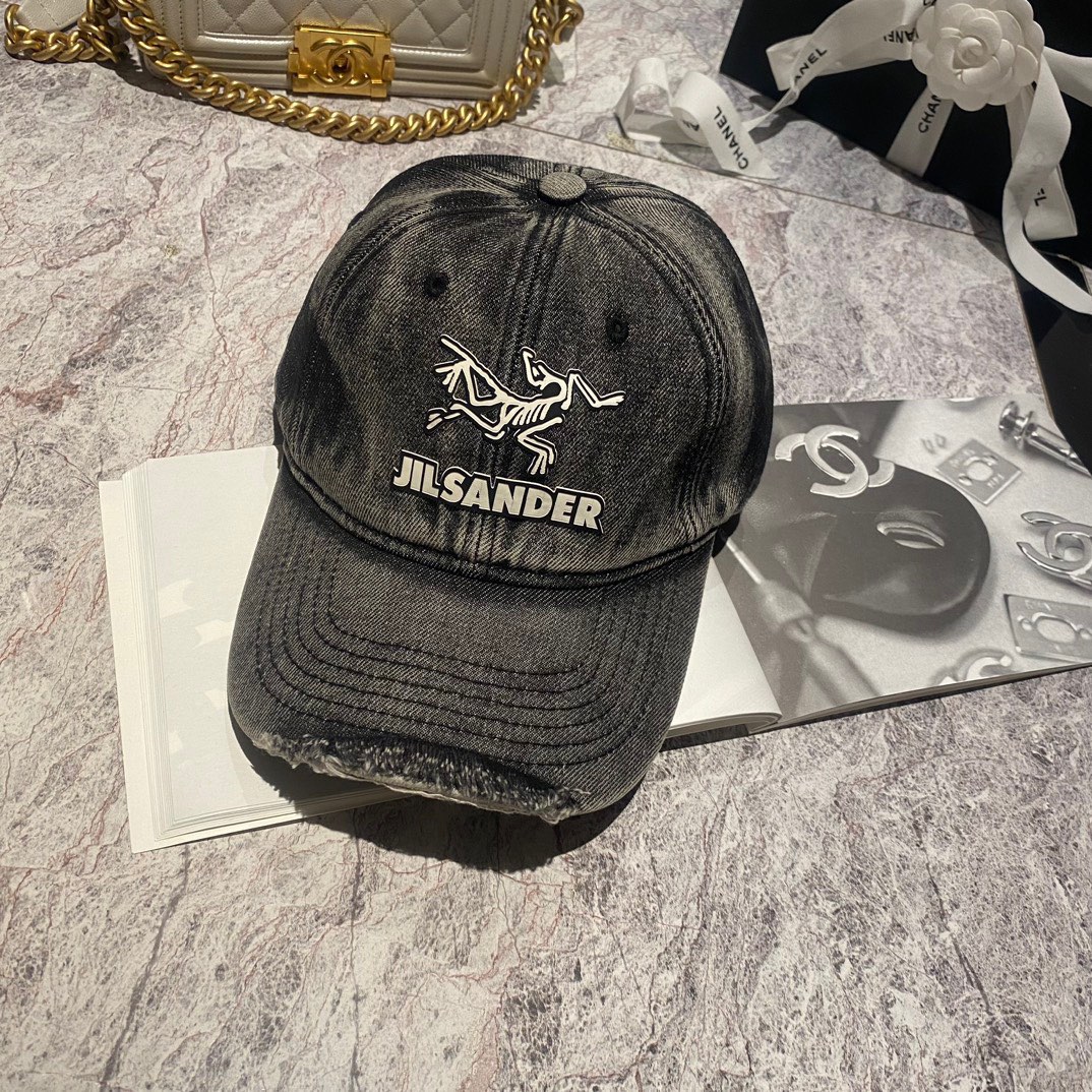 NO:192100,Running volume Jil sander's new washing baseball cap is very advanced in old fashion and can be worn all seasons!  Head circumference 56-58cm hat Fisherman hat Baseball hat Knit hat, hat, jil sander, espadrilles, hats19860909跑量 Jil sander新款洗水棒球帽 做旧工艺很高级,四季可戴！ 头围56-58cm帽子渔夫帽棒球帽针织帽,帽子,jil sander,espadrilles,hats,hat