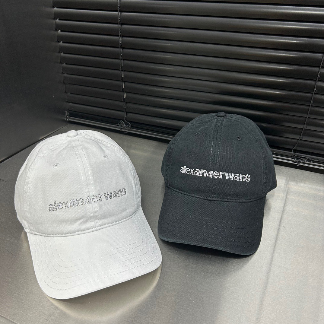 NO:192787,Running volume Wang's new soft top baseball hat, a bonus tool for daily commuting matching. Classic plain hat shape is very versatile. The adjustable design is friendly to all head shapes. Hats, fisherman hats, baseball hats, knit hats, hats, espadrilles, hats19860909跑量 Wang新款软顶棒球帽 日常通勤搭配的加分神器 经典素色帽型非常百搭 可调节的设计对各种头型都友好帽子渔夫帽棒球帽针织帽,帽子,espadrilles,hats,hat