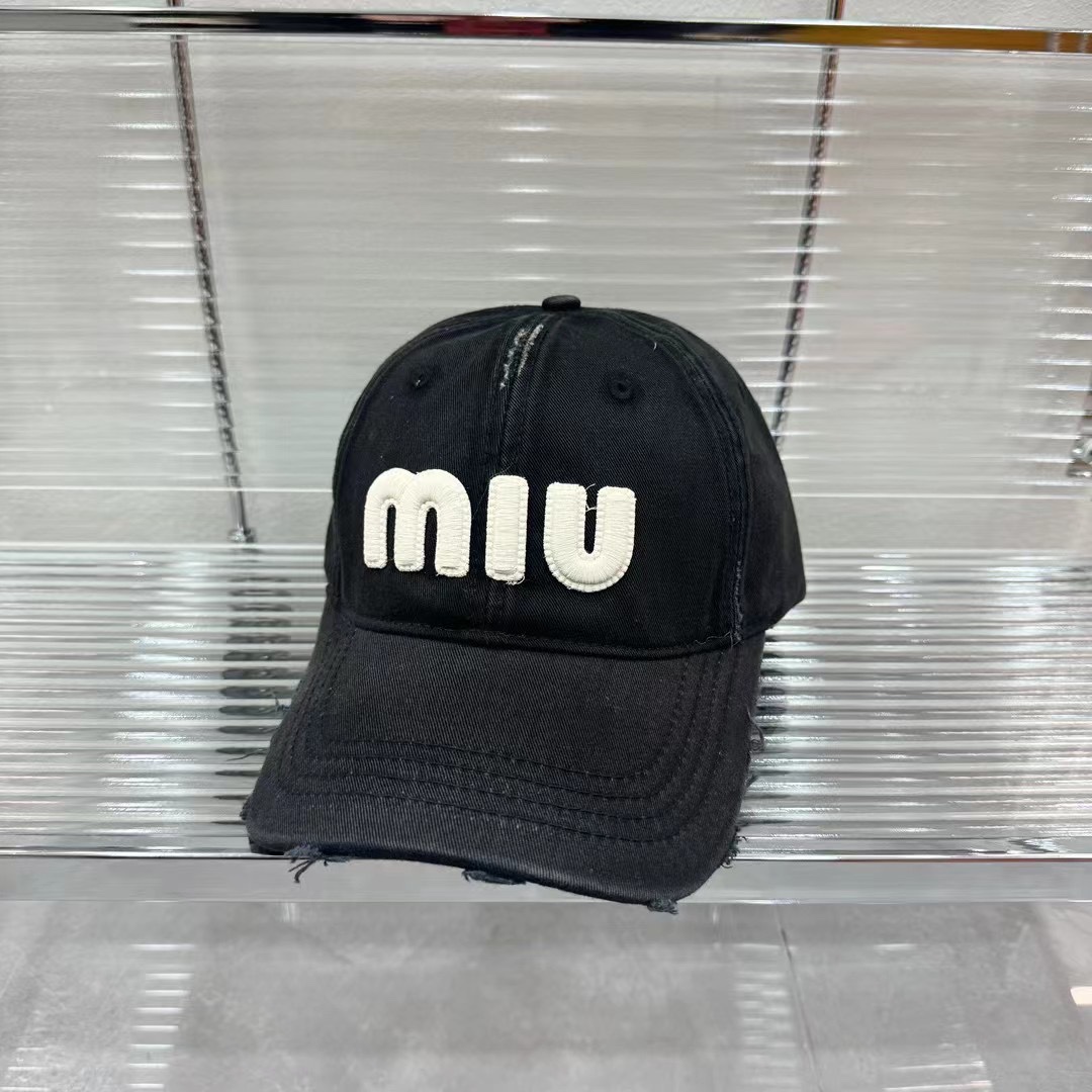NO:192805,Running volume Miu~ New ripped street style cotton baseball cap, personalized and fashionable style, casual and cool feeling, neutral style, same style for men and women!  A variety of colors, super easy to match!  Material: Cotton Head circumference: 56-58cm hat Fisherman's hat Baseball hat Knitted hat, hat, miumiu, espadrilles, hats19860909跑量 Miu～新款破洞街头风棉布棒球帽,个性时尚款 休闲带点酷酷的感觉,中性款 男女同款！多种色系,超好搭！ 材质:棉 头围:56-58cm均可帽子渔夫帽棒球帽针织帽,帽子,miumiu,espadrilles,hats,hat