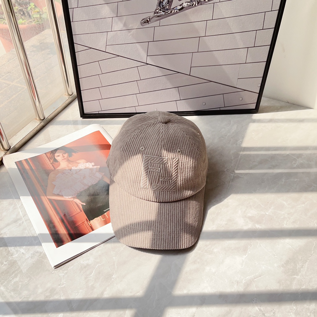NO:193084,Running volume Fendi new velvet baseball hat for men and women. A super versatile style, the same style as the star, the corduroy has a good texture, not thick and not hot when worn. Head circumference: 57cm left hat, straw hat, fisherman hat, baseball hat, hat, fendi, espadrilles, hats19860909跑量 芬迪新款男女丝绒棒球帽 超级百搭的一个款,明星同款,灯芯绒质感很好,不厚戴着不热. 头围:57cm左帽子草帽渔夫帽棒球帽,帽子,fendi,espadrilles,hats,hat