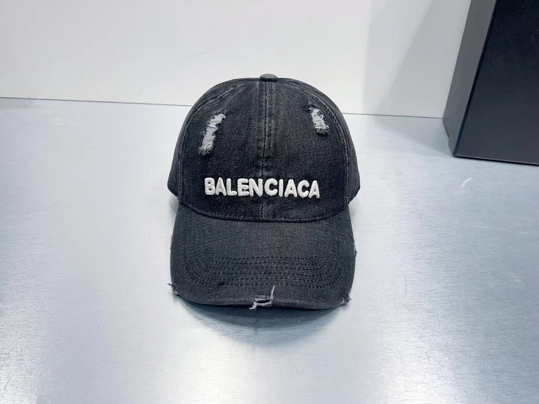 NO:193919,Running volume Balenciaga denim new baseball cap, a bonus tool for daily commuting matching, classic plain hat shape is very versatile, adjustable design is friendly to all head shapes, hats, fisherman hat baseball cap knit hat, hat, balenciaga, espadrilles, hats19860909跑量 巴黎世家牛仔色新款棒球帽 日常通勤搭配的加分神器 经典素色帽型非常百搭 可调节的设计对各种头型都友好帽子渔夫帽棒球帽针织帽,帽子,balenciaga,espadrilles,hats,hat