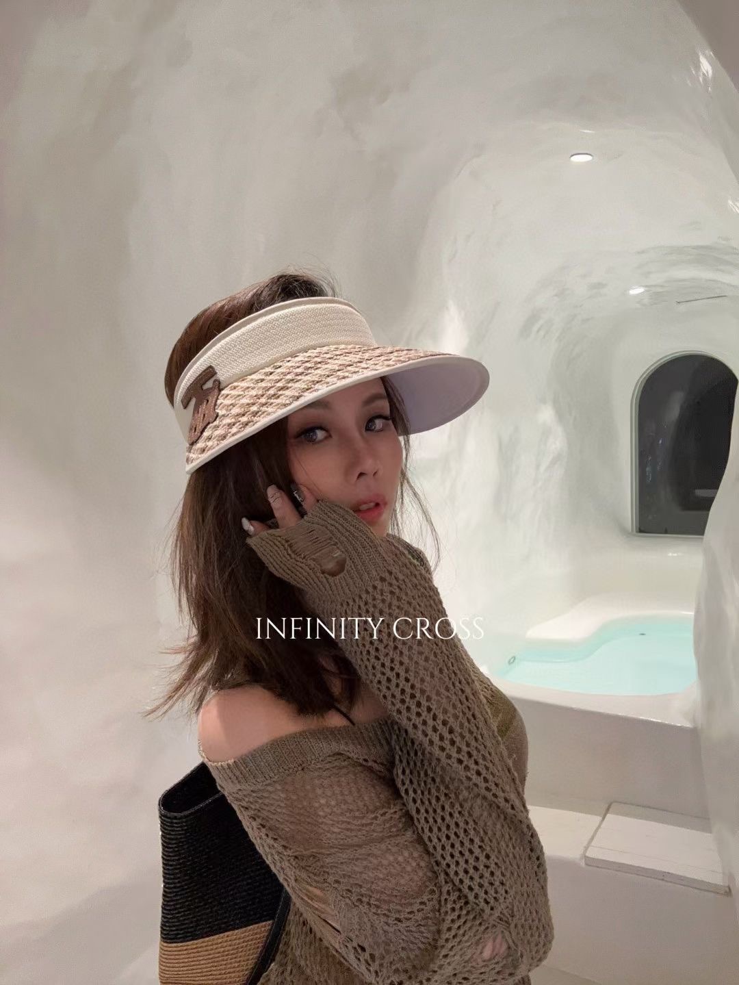 NO:193851,Running burberr@color-blocking straw woven masking hat Cappuccino mandarin duck color matching is very lovely imported CNC knitting color matching. It just looks comfortable to look at it. The bold brim is so comfortable to wear. This is exported. So there are not many. Rare hats, fisherman hats, baseball hats, knit hats, hats, burberry, espadrilles, espadrilles, hats19860909跑量 burberr@拼色草编遮掩帽 卡布奇诺鸳鸯配色好爱好爱啊进口数控编织拼色 刚刚好 看着就舒服 加粗帽沿所以佩戴会好舒服 这款出口的.所以数量不多.珍稀帽子渔夫帽棒球帽针织帽,帽子,burberry,espadrilles,espadrilles,hats,hat