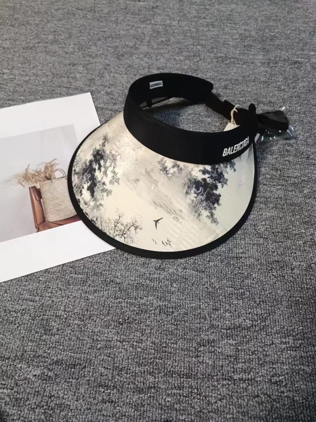 NO:194049,Running volume Paris ice silk duck tongue empty top hat Headband empty top hat Summer sun protection artifact Not stuffy at all hat Fisherman hat Baseball hat Knit hat, hat, espadrilles, hats19860909跑量 巴黎冰丝鸭舌空顶帽 发箍式空顶帽 夏季遮阳神器 一点都不会闷热帽子渔夫帽棒球帽针织帽,帽子,espadrilles,hats,hat