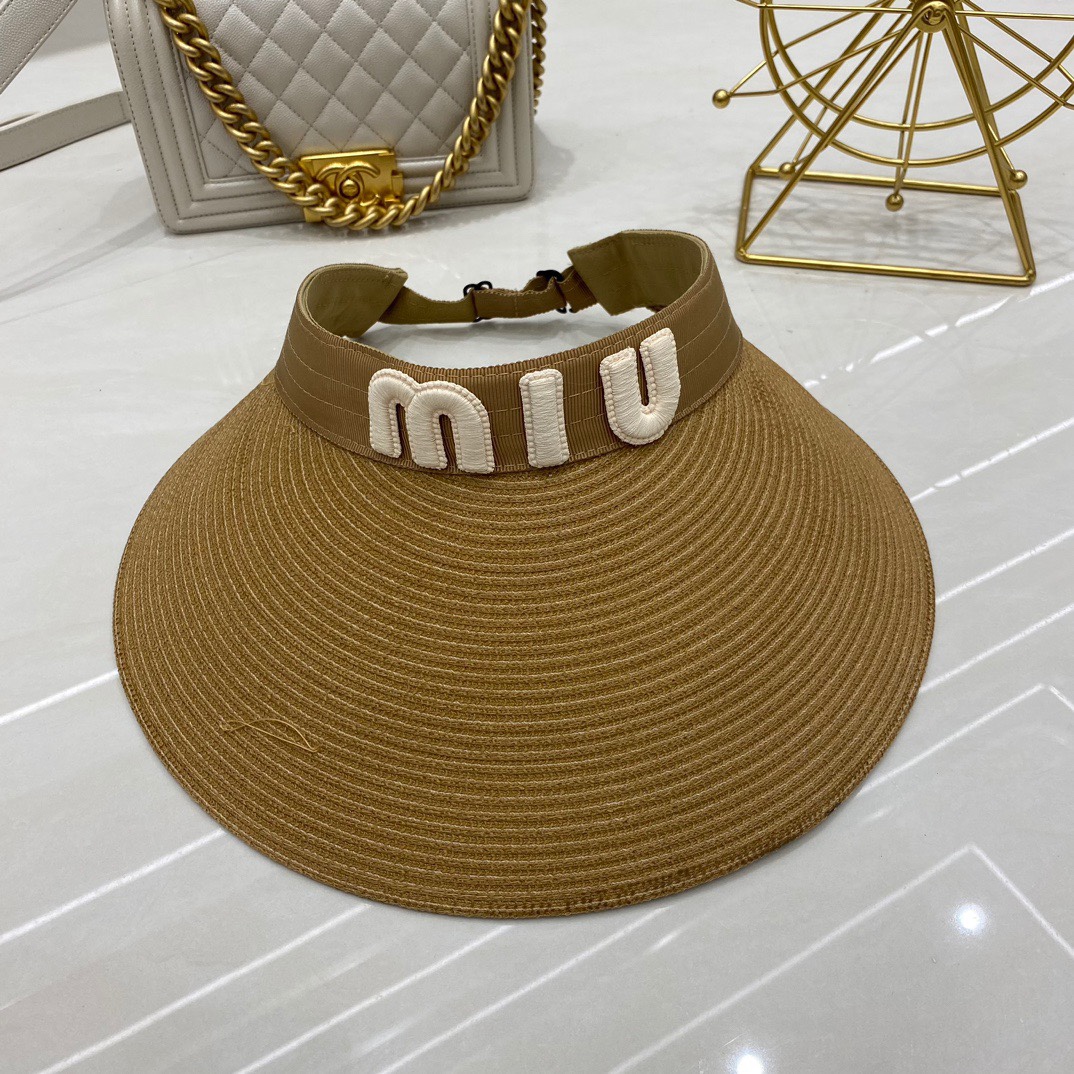 NO:194030,Running volume Miu~ Headband empty top hat I originally wanted to put it on, but who knew it was so beautiful to wear it. Sun protection is the eternal theme of summer. As a pig girl with late stages of lazy cancer, it is troublesome to wipe the sun protection when going out. After lifting the umbrella for a long time, it feels tired. So the sun protection measures this summer are the UV sun protection hats!  Big hat brim can block a whole face without being exposed to the sun~Hat Fisherman's hat Baseball hat Knitted hat, hat, miumiu, espadrilles, hats19860909跑量 Miu～发箍空顶帽 本来只想放个晒 谁知戴上这么美 防晒是夏天永恒的主题 作为一个懒癌晚期的猪猪女孩 出门擦防晒嫌麻烦 伞举久了又嫌累 所以这个夏天的防晒措施非UV防晒帽莫属！ 大帽檐可以挡住一整张脸 不被太阳晒到~帽子渔夫帽棒球帽针织帽,帽子,miumiu,espadrilles,hats,hat