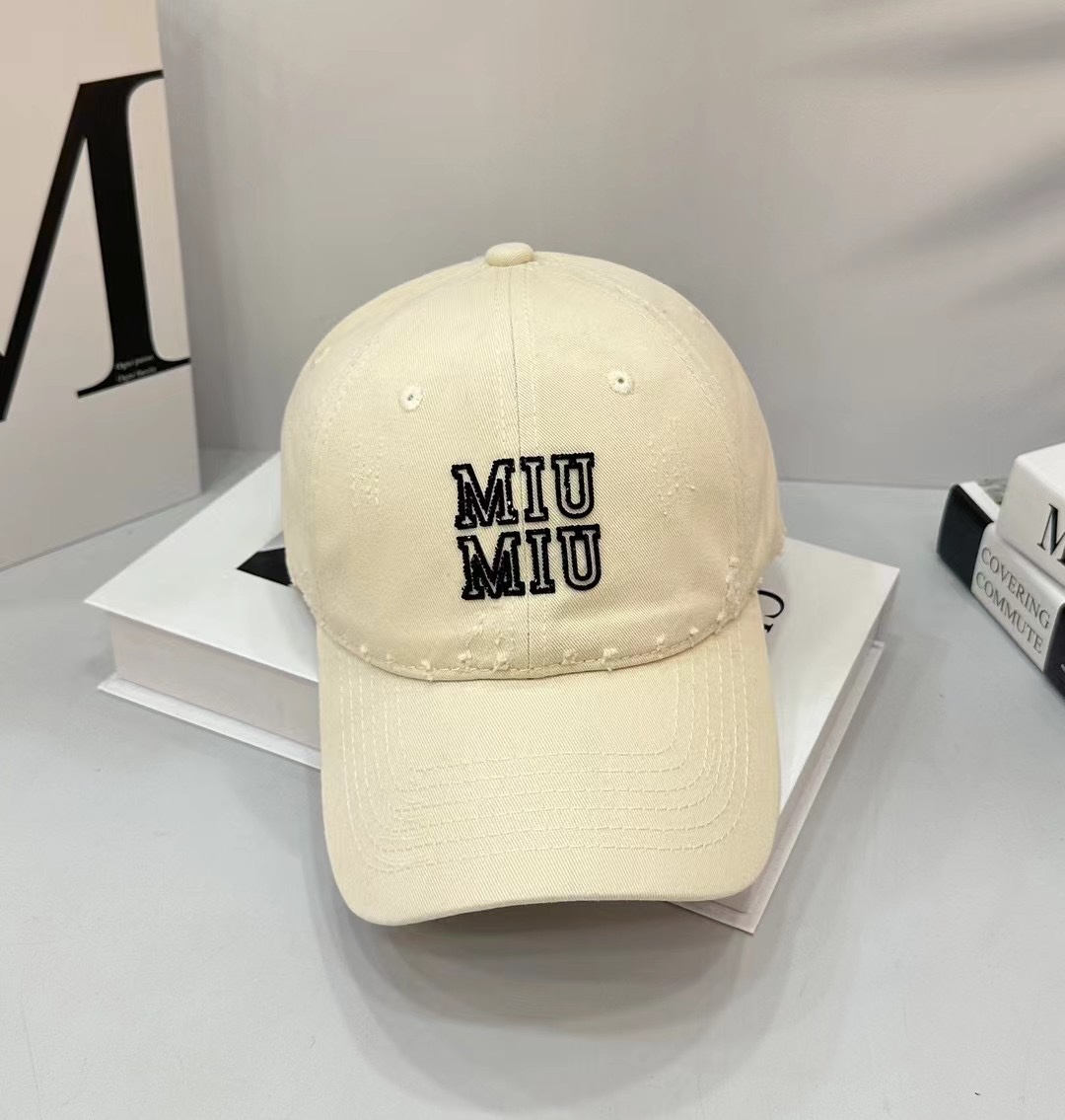 NO:194016,Running volume Miu~ Baseball cap New gradient color system~ Fashionable, full of high-end style, same style for men and women, and the hat is positive!  Hat fisherman hat baseball hat knit hat, hat, miumiu, espadrilles, hats19860909跑量 Miu～棒球帽 新款渐变色系～ 洋气 高级感十足 男女同款 帽型正！帽子渔夫帽棒球帽针织帽,帽子,miumiu,espadrilles,hats,hat