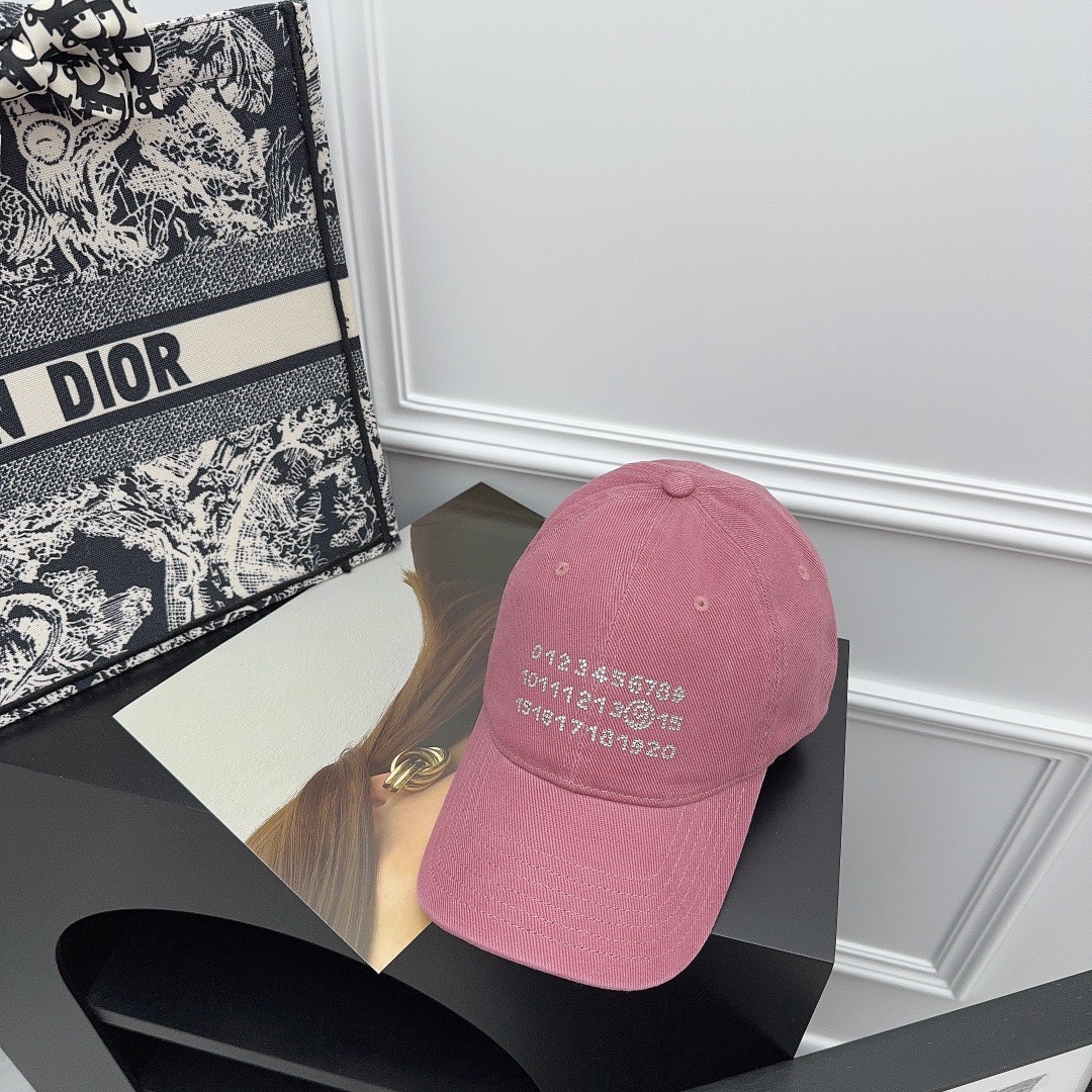 NO:194026,Running volume, trendy brand series baseball hats, full of luxury!  Good style!  Hat fisherman hat baseball hat knit hat, hat, espadrilles,hats19860909跑量 潮牌系列棒球帽 轻奢十足！版型好！帽子渔夫帽棒球帽针织帽,帽子,espadrilles,hats,hat