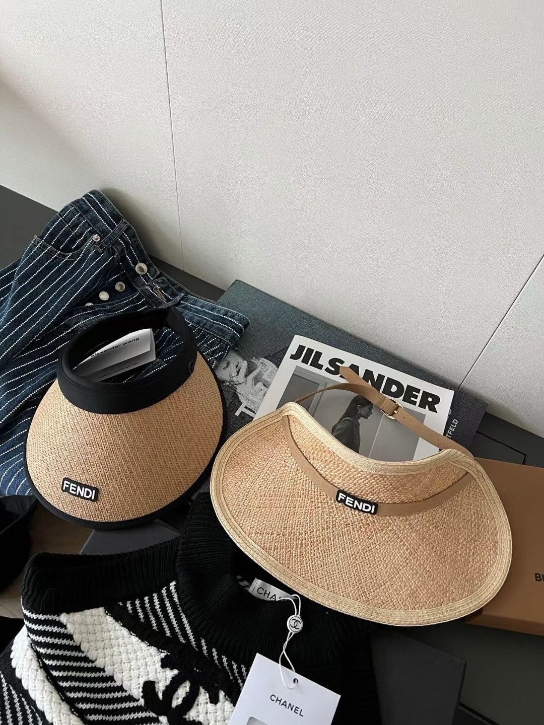 NO:194039,Running volume Fend Summer braided ceiling hat A refined braided material that is highly recommended in the season makes people look at it at a glance!  The small belt and the elastic belt made of customized hardware are quite good, and the top is just awesome!  Hat fisherman hat baseball hat knit hat, hat, fendi, espadrilles, hats19860909跑量 Fend 夏季编织空顶帽 当季力推的一款 精致的编织材质 使人一眼就相中！ 小皮带加上定制五金做的松紧带 用料相当 上头就是一个哇塞！帽子渔夫帽棒球帽针织帽,帽子,fendi,espadrilles,hats,hat