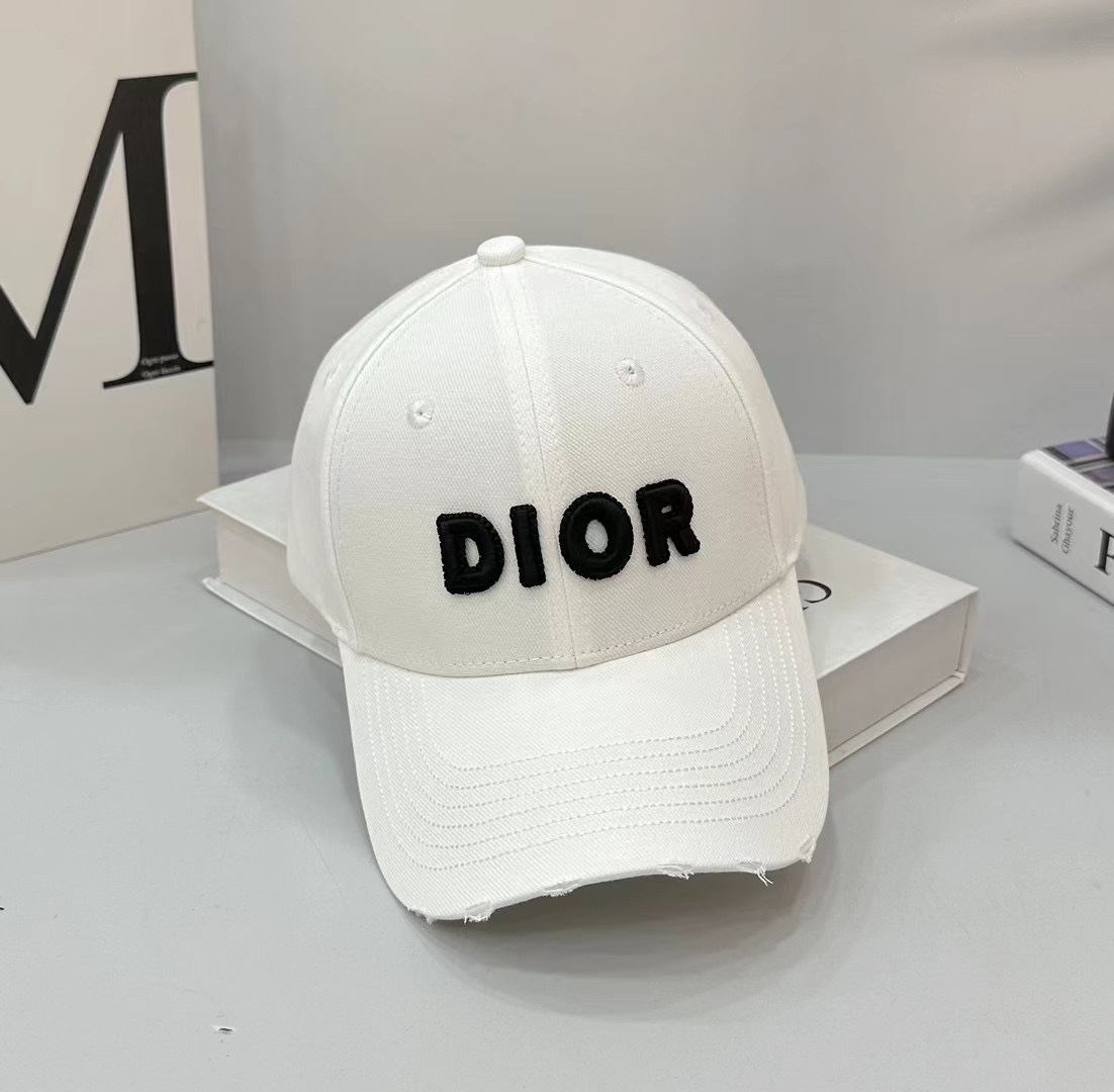 NO:194368,Running volume Dio ~ Scheming small broken edge baseball cap Customized woven precision embroidered original cloth Clear lines, simple and fashionable color block logo high-end interpretation of minimalist style, making the style improve... Hat Fisherman's hat Baseball cap Knitted hat, hat, dior, espadrilles, hats19860909跑量 Dio～心机小破边棒球帽 定制机织精密刺绣原版布 线条分明 简洁很显时尚 拼色logo高档 演绎极简风特色 令格调随之提升…帽子渔夫帽棒球帽针织帽,帽子,dior,espadrilles,hats,hat