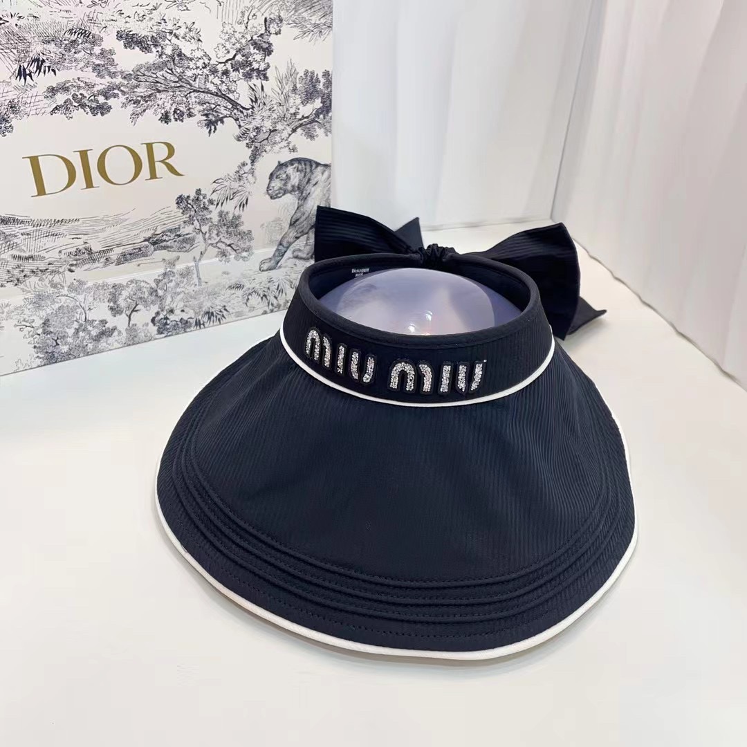 NO:194395,Running volume Miu Miu new pleated empty top hat, the internet celebrity style is very special!  Lightweight material Very lightweight, can be folded and carried at will, super practical~Hat Fisherman's hat Baseball hat Knitted hat, hat, miumiu, espadrilles, hats19860909跑量 Miu Miu新款褶皱空顶帽 网红气质款很特别！ 轻盈的材质 非常轻便 可随意折叠携带 超实用～帽子渔夫帽棒球帽针织帽,帽子,miumiu,espadrilles,hats,hat