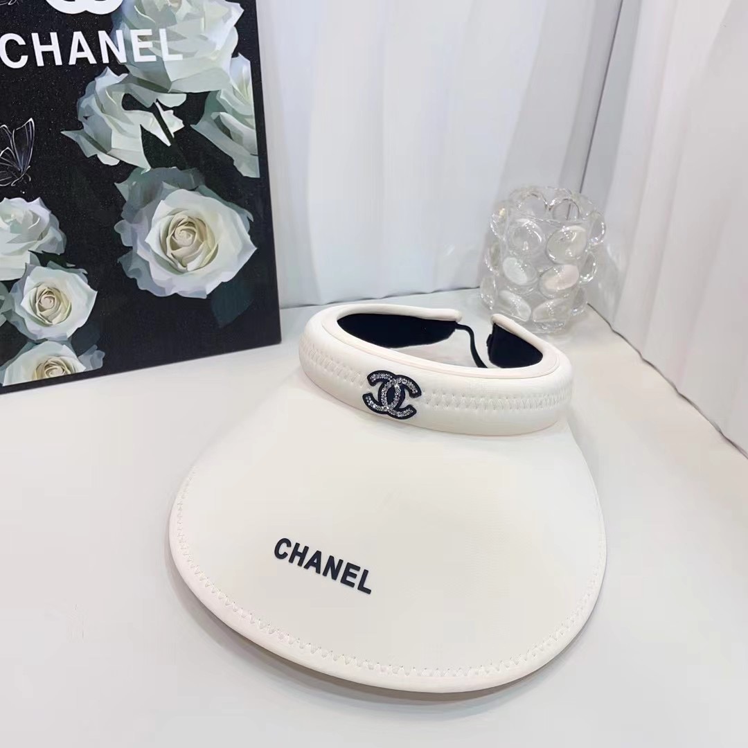 NO:194398,Running volume Chanel's new big hat with brim and empty top hat, the whole high-end one is here to stay!  Ice silk cotton, this summer's hot fabric, light and comfortable, high-quality hat, fisherman's hat, baseball hat, knit hat, hat, chanel, espadrilles, hats19860909跑量 香奈儿新款大帽沿空顶帽, 一整个高级住了！冰丝棉,今年夏季的爆款面料,轻盈舒适 高品质帽子渔夫帽棒球帽针织帽,帽子,chanel,espadrilles,hats,hat