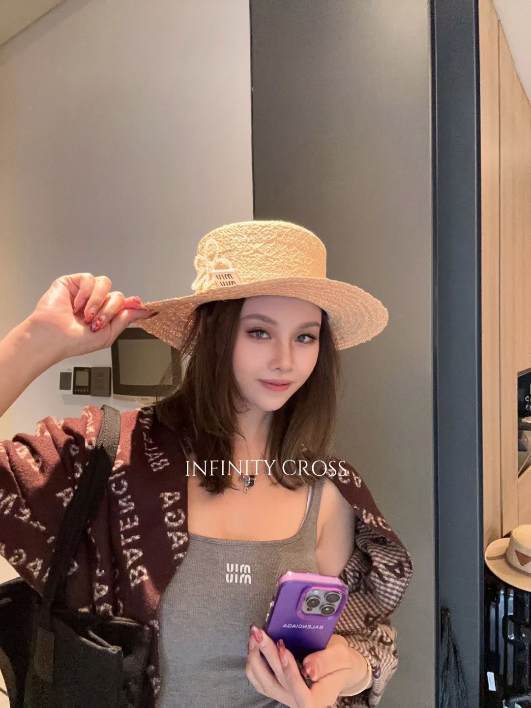 NO:195385,MIU's new Lucky Grass Pearl Grass Hat, a fairy-filled model. I have to love it. Imported CNC knitting. The hat shape and density are invincible. The spirit and spirit UPUPUP must-have hat. Fisherman's hat. Baseball hat. Knit hat. Hats, miumiu, espadrilles, espadrilles, hats.19860909MIU家新款幸运草珍珠草编帽 仙气满满的一款 不得不爱啊进口数控编织 帽型和密度都是堪称无敌 精气神UPUPUP必备款帽子渔夫帽棒球帽针织帽,帽子,miumiu,espadrilles,espadrilles,hats,hat