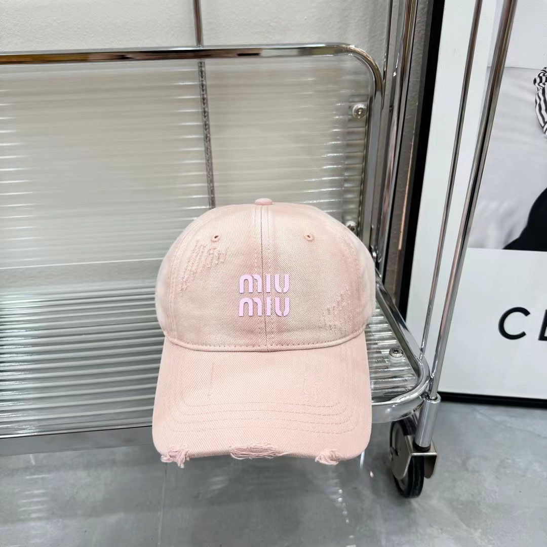 NO:195672,Running volume Miu~ New ripped street style cotton baseball cap, personalized and fashionable style, casual and cool feeling, neutral style, same style for men and women!  A variety of colors, super easy to match!  Material: Cotton Head circumference: 56-58cm hat Fisherman's hat Baseball hat Knitted hat, hat, miumiu, espadrilles, hats19860909跑量 Miu～新款破洞街头风棉布棒球帽,个性时尚款 休闲带点酷酷的感觉,中性款 男女同款！多种色系,超好搭！ 材质:棉 头围:56-58cm均可帽子渔夫帽棒球帽针织帽,帽子,miumiu,espadrilles,hats,hat