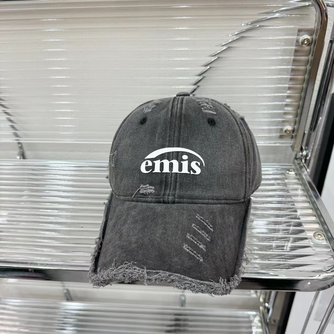 NO:195674,Running volume, new trendy brand ripped street style cotton baseball cap, personalized and fashionable style, casual and cool feeling, neutral style, same style for men and women!  A variety of colors, super easy to match!  Material: Cotton Head circumference: 56-58cm hat Fisherman's hat Baseball hat Knitted hat, hat, espadrilles, hats19860909跑量 潮牌新款破洞街头风棉布棒球帽,个性时尚款 休闲带点酷酷的感觉,中性款 男女同款！多种色系,超好搭！ 材质:棉 头围:56-58cm均可帽子渔夫帽棒球帽针织帽,帽子,espadrilles,hats,hat