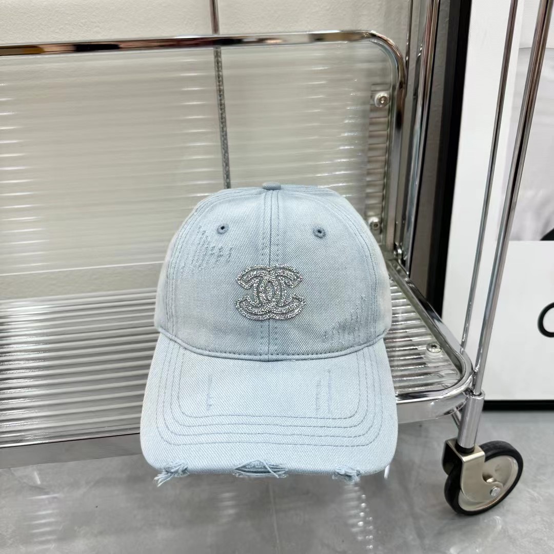 NO:195678,Running volume Xiaoxiang's new ripped street style cotton baseball cap, personalized and fashionable style, casual and cool feeling, neutral style, same style for men and women!  A variety of colors, super easy to match!  Material: Cotton Head circumference: 56-58cm hat Fisherman's hat Baseball hat Knitted hat, hat, espadrilles, hats19860909跑量 小香新款破洞街头风棉布棒球帽,个性时尚款 休闲带点酷酷的感觉,中性款 男女同款！多种色系,超好搭！ 材质:棉 头围:56-58cm均可帽子渔夫帽棒球帽针织帽,帽子,espadrilles,hats,hat