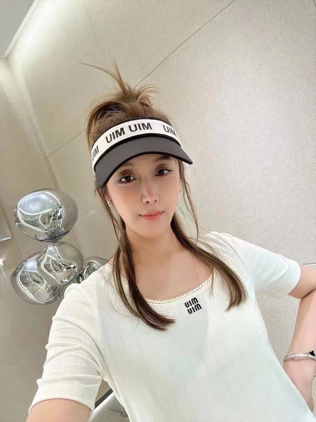 NO:195960,Running volume Miu Miu Miu's new empty top hat, all the high-end ones are here to stay!  Ice silk cotton, this summer's hot fabric, light and comfortable, high-quality hat, fisherman's hat, baseball hat, knit hat, hat, miumiu, espadrilles, hats19860909跑量 Miu Miu缪缪新款空顶帽 一整个高级住了！冰丝棉,今年夏季的爆款面料,轻盈舒适 高品质帽子渔夫帽棒球帽针织帽,帽子,miumiu,espadrilles,hats,hat