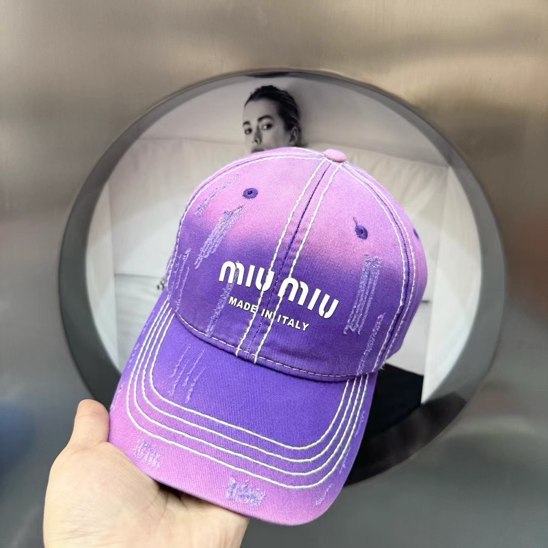 NO:195933,Running volume Miu~ Baseball cap New gradient color system~ Fashionable, full of high-end feel, and the hat shape is positive!  Hat fisherman hat baseball hat knit hat, hat, miumiu, espadrilles, hats19860909跑量 Miu～棒球帽 新款渐变色系～ 洋气 高级感十足 帽型正！帽子渔夫帽棒球帽针织帽,帽子,miumiu,espadrilles,hats,hat