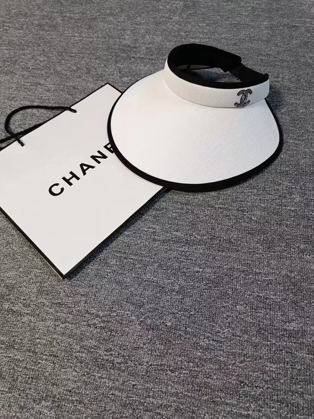 NO:196228,Running volume Xiaoxiang new empty top hat Summer sunshade shell empty top hat, widened brim 180° full face sun protection High-efficiency sunshade, small face style, big head baby, head circumference: 56-60cm can be worn with hats, fisherman hat baseball hat, knit hat, hat, espadrilles, hats19860909跑量 小香新款空顶帽 夏日遮阳贝壳空顶帽,大檐加宽180°全脸防晒 高效遮阳,显脸小的款式 大头宝宝放心入手 头围:56-60cm均可佩戴帽子渔夫帽棒球帽针织帽,帽子,espadrilles,hats,hat