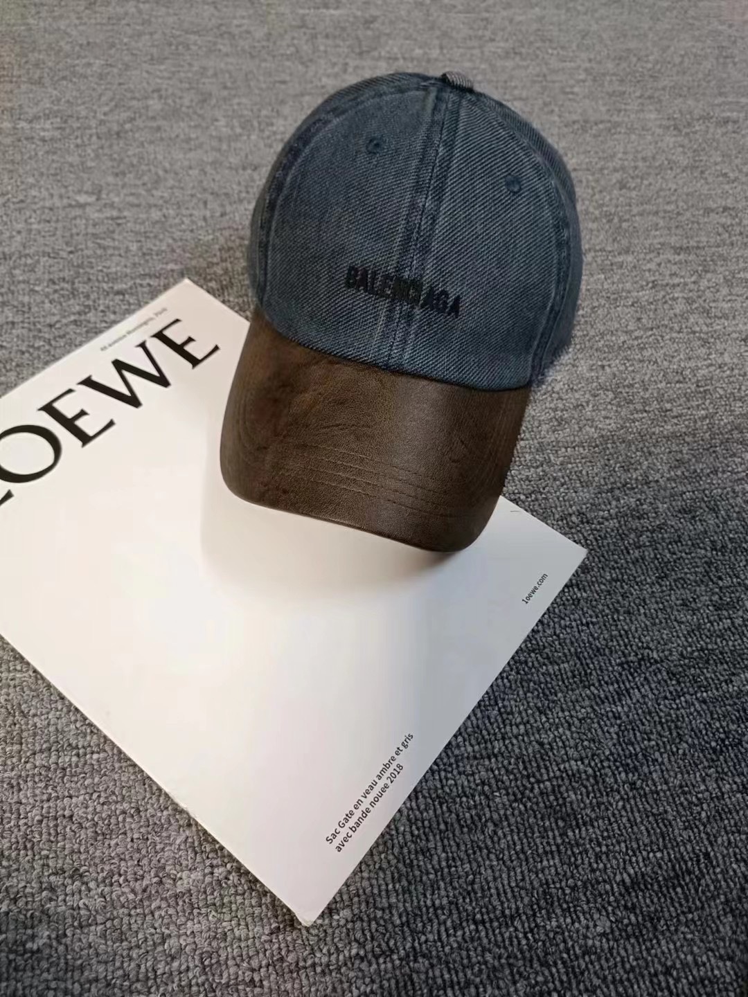 NO:196255,Running volume Paris leather baseball hat, good looking and texture, don't look too good when matching on the street, fisherman's hat, baseball hat, knit hat, hat, espadrilles, hats19860909跑量 巴黎拼皮棒球帽 好看有质感,出街搭配不要太好看帽子渔夫帽棒球帽针织帽,帽子,espadrilles,hats,hat