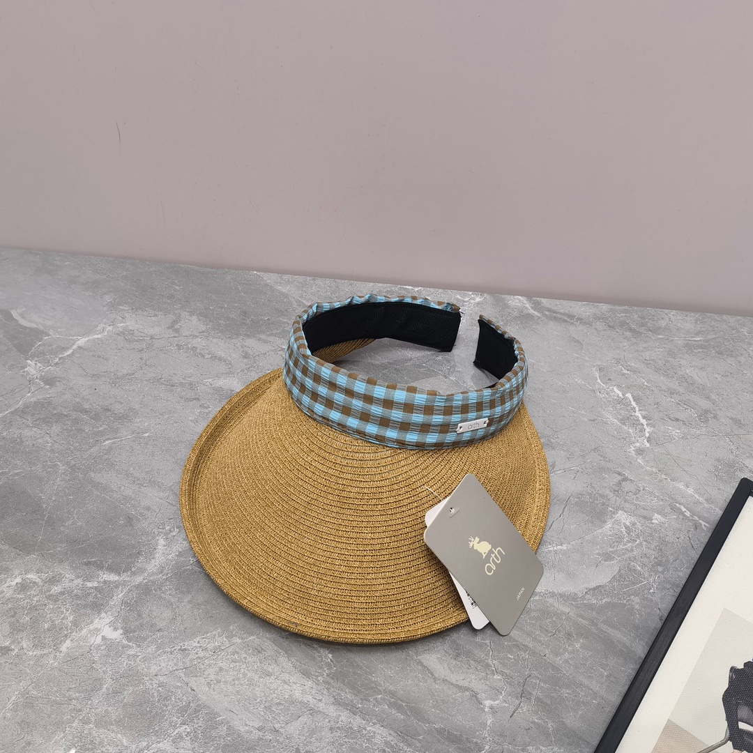 NO:196234,Running volume Japanese original single CA4LA high-quality empty roof sun protection straw hat imported Japanese papyrus sun protection effect 99 imported headbands are comfortable and have no limits. They are beautiful and elegant. Fashionable natural Rafite straw hats fashionable with sun protection shopping one top is thick enough for small sun protection. It is very casual. You can wear earrings and you can be very beautiful~~ The straw rope part of the brim of the hat is soft and tough. You can lay it flat by yourself. If you like the big brim, press wider. Like the smaller one. Like the effect of the hat fisherman hat baseball hat knit hat, hat, espadrilles, earrings, hats19860909跑量 日本原单CA4LA高品质空顶防晒草帽进口日本纸草防晒效果99进口的发箍舒适度好不勒头头围无限制而且漂亮气质优雅发箍时尚天然拉菲草帽时尚搭配防晒逛街一顶就够厚实密度小防晒非常自带休闲风.随便搭个耳环就可以很漂漂～～帽檐的草绳部分又软又有韧性 可以自己手动铺平 你喜欢大帽檐就压宽一些 喜欢小一点 就像我图片那样效果帽子渔夫帽棒球帽针织帽,帽子,espadrilles,earrings,hats,hat