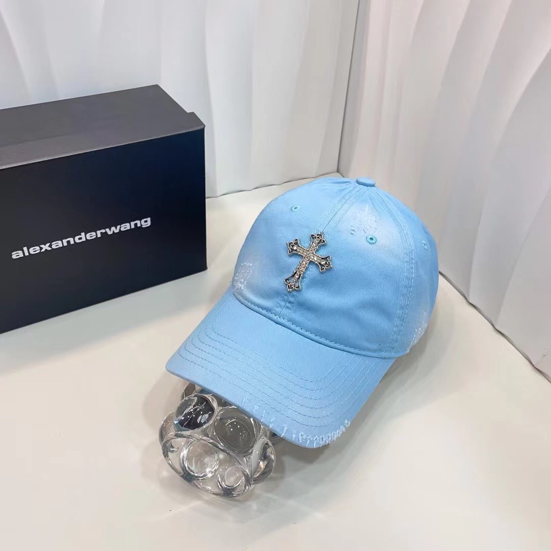 NO:196239,Running volume Croxin Baseball Cap New Gradient Color System ~ Fashionable, full of high-end style, same style for men and women, and the hat is positive!  Hat fisherman hat baseball hat knit hat, hat, chrome hearts, espadrilles,hats19860909跑量 克罗心棒球帽 新款渐变色系～ 洋气 高级感十足 男女同款 帽型正！帽子渔夫帽棒球帽针织帽,帽子,chrome hearts,espadrilles,hats,hat