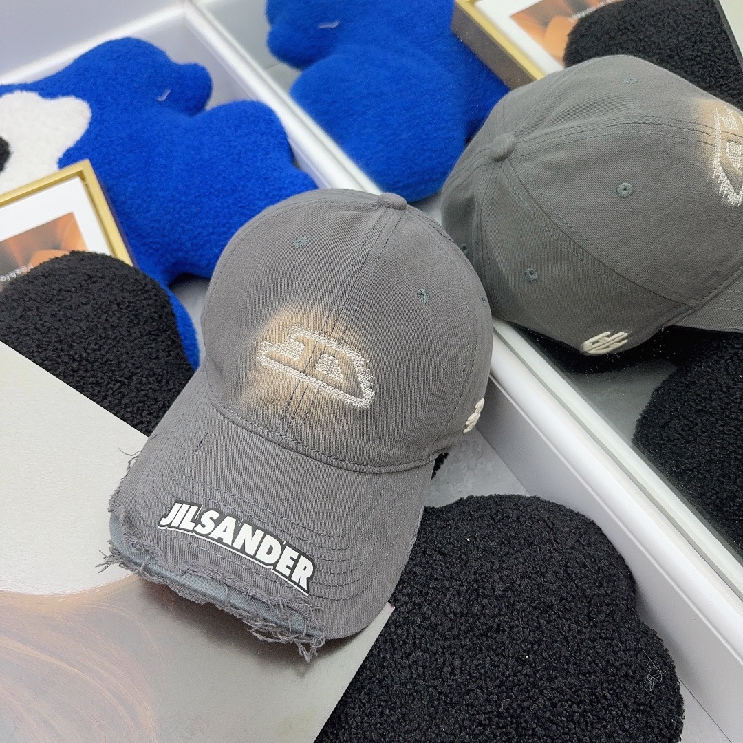 NO:196232,The new Jil sander model is very cool!  Hat fisherman hat baseball hat knit hat, hat, jil sander, espadrilles, hats19860909跑量 Jil sander 新款 潮牌酷劲十足！帽子渔夫帽棒球帽针织帽,帽子,jil sander,espadrilles,hats,hat