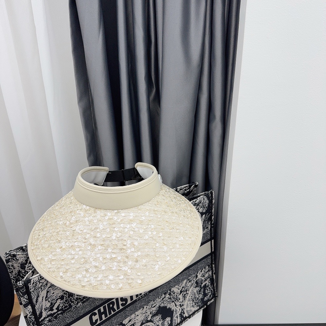 NO:196243,Running volume Xiaoxiang new empty top hat Customized sequins Heavy craft fabric hat Fisherman hat Baseball hat Knit hat, hat, espadrilles, hats19860909跑量 小香新款空顶帽 定制亮片 重工艺面料帽子渔夫帽棒球帽针织帽,帽子,espadrilles,hats,hat