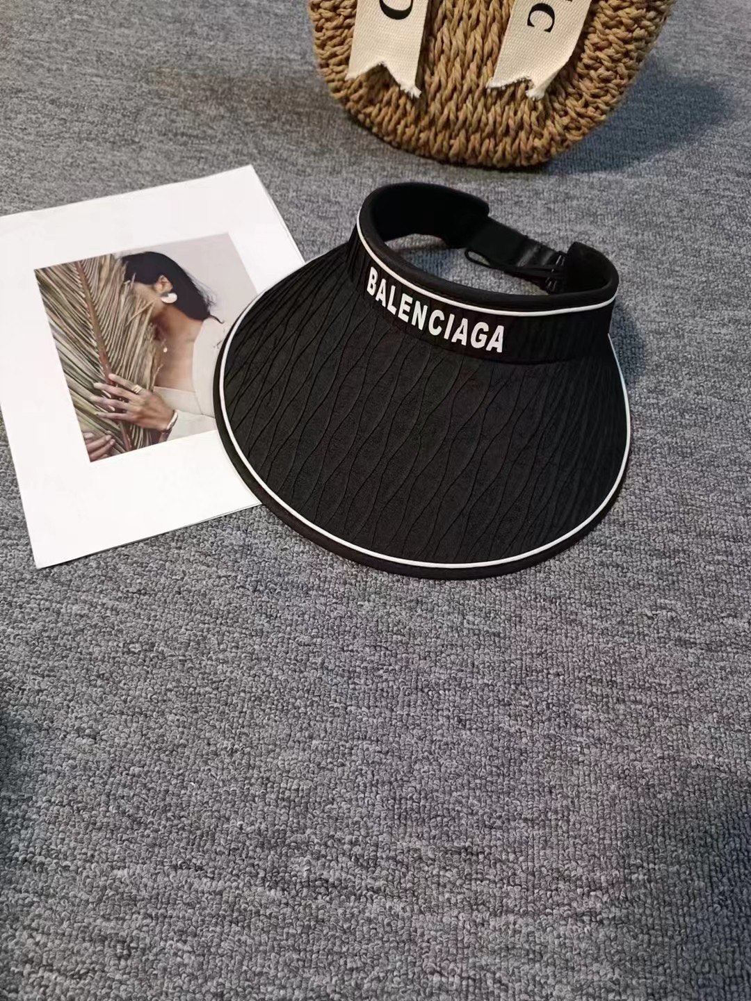 NO:196512,Running volume, the new pleated empty top hat in Paris, the internet celebrity style is very special!  Lightweight material Very lightweight Super practical ~ Hat Fisherman's hat Baseball hat Knitted hat, hat, espadrilles, hats19860909跑量 巴黎新款褶皱空顶帽 网红气质款很特别！ 轻盈的材质 非常轻便 超实用～帽子渔夫帽棒球帽针织帽,帽子,espadrilles,hats,hat