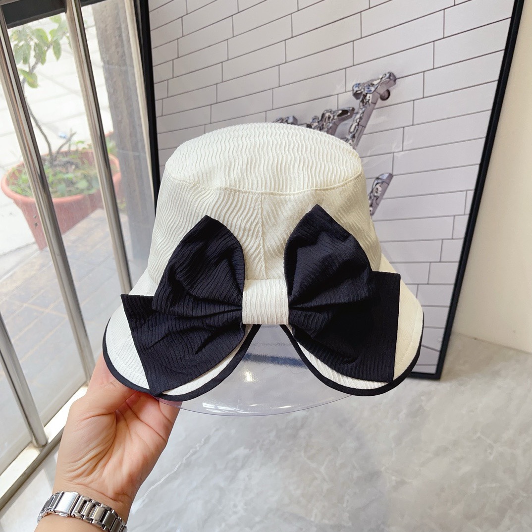 Chanel Sombreros Sombrero de cubo Colección primavera – verano