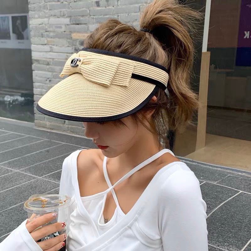 NO:196913,Run Ch@nel Xiaoxiang spring and summer bow straw hat empty top hat, I feel like there is no need for any vocabulary. This straw hat is so beautiful. The US counter has been launched. It is estimated that it will be available in China soon. Summer must be the rhythm of everyone. I have kept it myself. The person who doesn’t like to wear hats has also gone into the sea. The fisherman’s hat, baseball hat, knit hat, hat, espadrilles, hats19860909跑量 Ch@nel 小香春夏蝴蝶结草帽空顶帽,感觉不需要什么词汇了,这个草帽太好看了,美国专柜已经上市了,估计国内很快就有了,夏天肯定是人人一顶的节奏啊,我已经都自留了,最不爱带帽子的人也下海了帽子渔夫帽棒球帽针织帽,帽子,espadrilles,hats,hat