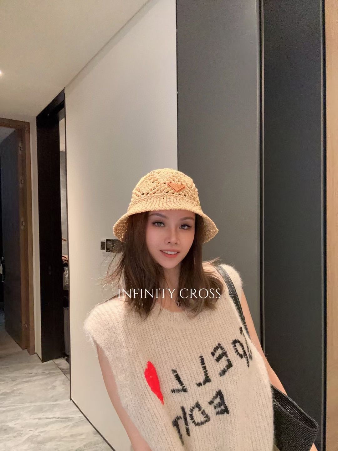 NO:196876,Running volume Prad triangle hollow dome fisherman hat imported from knitting CNC technology, so the pattern is quite perfect and special-tuned hat shape also makes the face look small and white. Breathable and comfortable, and looks good. Recommended Haha Fisherman hat baseball hat knit hat, hat, prada, espadrilles, hats19860909跑量 Prad三角标镂空圆顶渔夫帽 进口的编织数控工艺 所以纹路相当相当的完美特调的帽型也是很显脸小 也显白.透气舒服 搭配又好看.推荐哈帽子渔夫帽棒球帽针织帽,帽子,prada,espadrilles,hats,hat