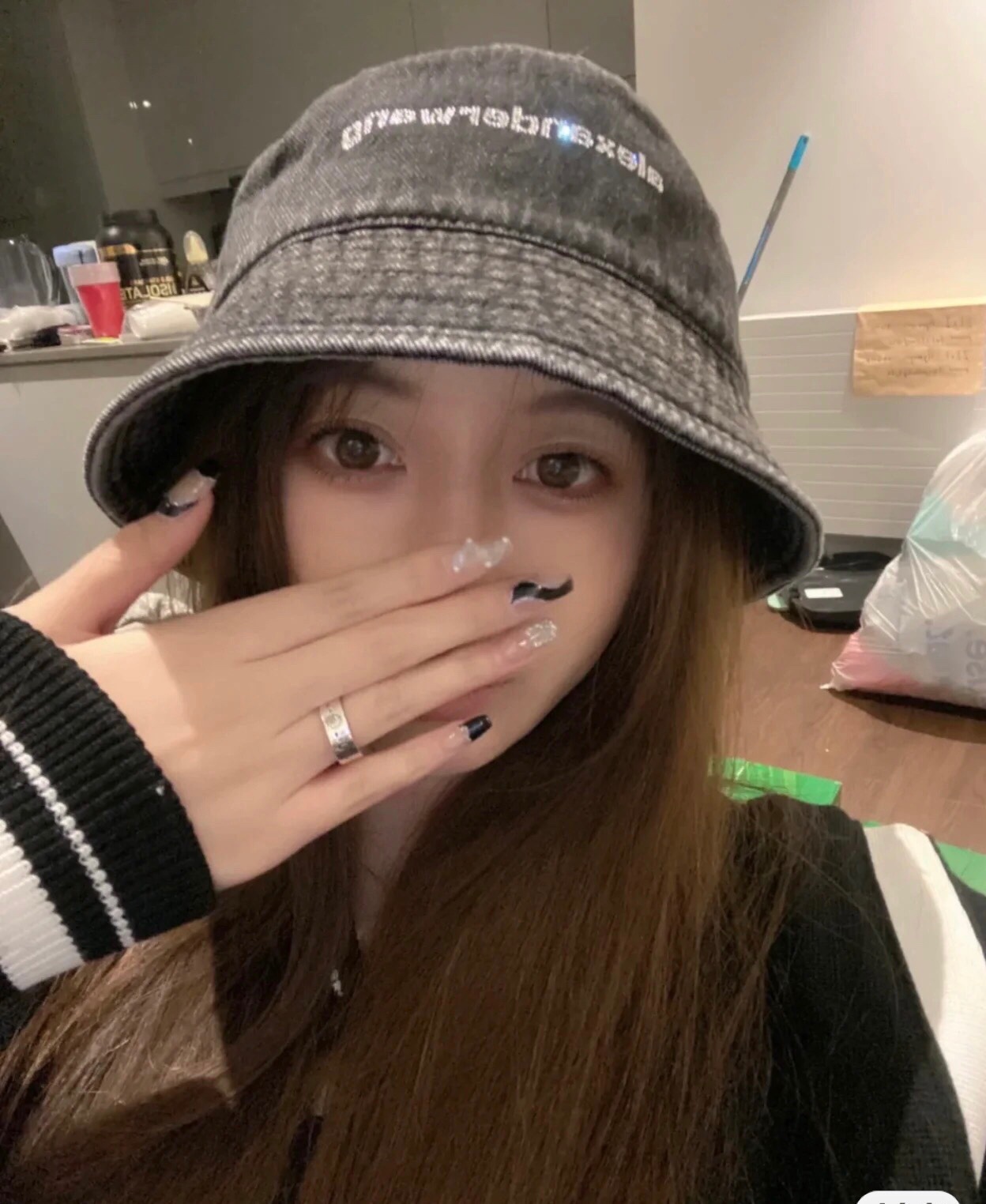 NO:196902,Running volume Wang Alexander's new Arc de Triomphe wash cowboy fisherman The cowboy fisherman hat is really a versatile item!  It's a happy hat for casual wear~ I don't want to wash my hair. Fisherman's hat, baseball hat, knit hat, hat, espadrilles, hats19860909跑量 Wang亚历山大新款凯旋门洗水牛仔渔夫 牛仔渔夫帽真的是百搭单品！随意搭都有范儿～ 简直是不想洗头星人的快乐帽子渔夫帽棒球帽针织帽,帽子,espadrilles,hats,hat