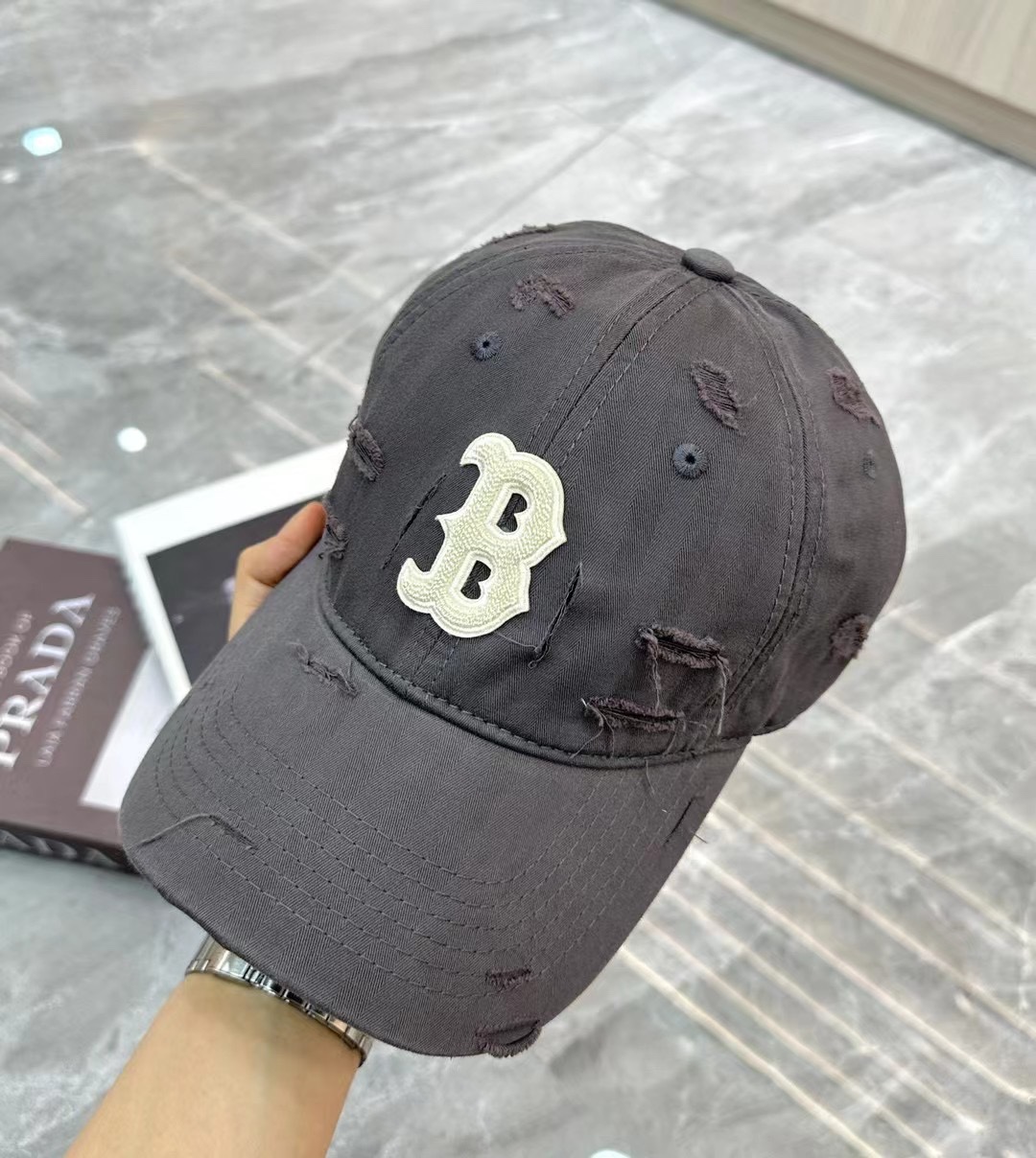 NO:197076,Running volume Paris new baseball cap hand-cut design baseball cap head 56-58cm hat fisherman hat baseball cap knit hat, hat, espadrilles,hats19860909跑量 巴黎新款棒球帽 手工裁剪设计感棒球帽 头围56-58cm帽子渔夫帽棒球帽针织帽,帽子,espadrilles,hats,hat