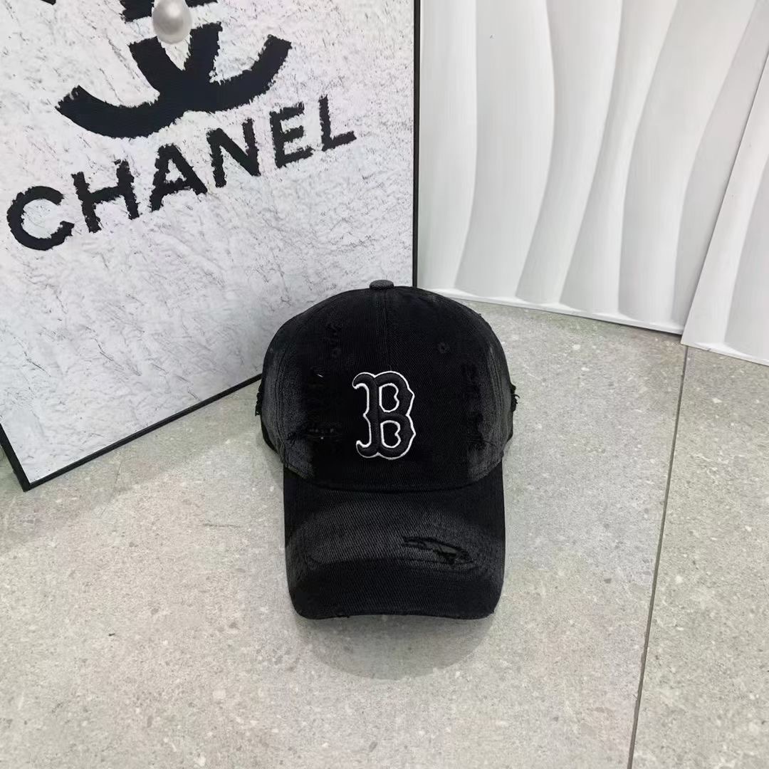 NO:197809,Running volume Balenciaga new ripped street style cotton baseball cap, personalized and fashionable style, casual and cool feeling, neutral style, same style for men and women!  A variety of colors, super easy to match!  Material: Cotton Head circumference: 56-58cm hat Fisherman's hat Baseball hat Knitted hat, hat, balenciaga, espadrilles, hats19860909跑量 巴黎世家新款破洞街头风棉布棒球帽,个性时尚款 休闲带点酷酷的感觉,中性款 男女同款！多种色系,超好搭！ 材质:棉 头围:56-58cm均可帽子渔夫帽棒球帽针织帽,帽子,balenciaga,espadrilles,hats,hat