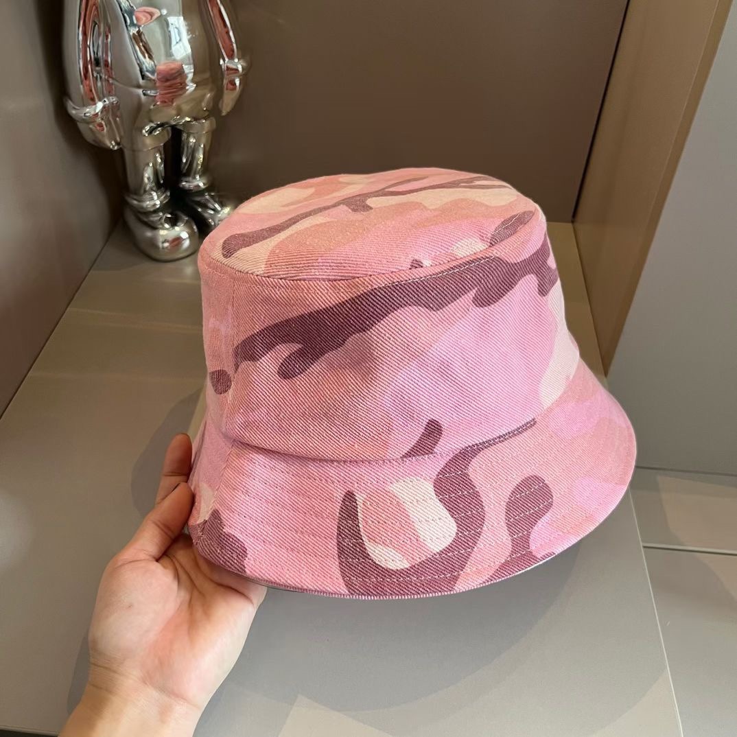 NO:197811,Limited-time donkey ~/Pink camouflage fisherman hat At first glance, it is attracted to the fresh and sweet color scheme. The depth in the hat is very enough, so it makes you look small. A hat hat, fisherman hat, baseball hat, knit hat, hat, louis vuitton, louis vuitton, espadrilles, hats19860909限量限量驴家～/粉色迷彩渔夫帽 一眼就被吸引住清新有甜味的配色 帽里深度很够 所以好显脸小 阳光海滩少不了的一款帽子帽子渔夫帽棒球帽针织帽,帽子,louis vuitton,louis vuitton,espadrilles,hats,hat