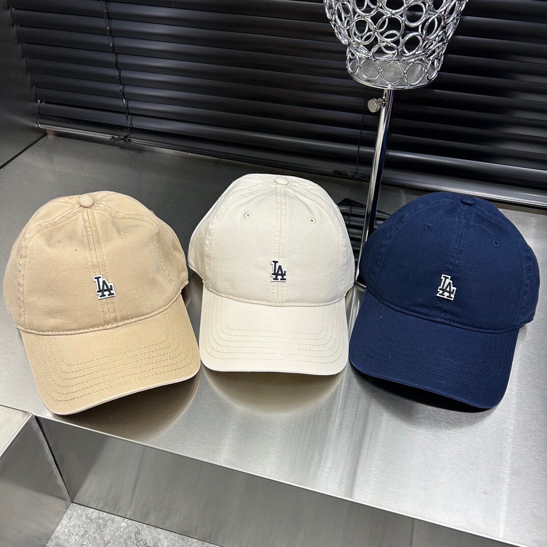 NO:197819,Running volume NY~New soft top baseball hat, a bonus tool for daily commuting matching. Classic plain hat shape is very versatile. The adjustable design is friendly to all head shapes. Hats, fisherman hats, baseball hats, knit hats, hats, espadrilles, hats19860909跑量 NY～新款软顶棒球帽 日常通勤搭配的加分神器 经典素色帽型非常百搭 可调节的设计对各种头型都友好帽子渔夫帽棒球帽针织帽,帽子,espadrilles,hats,hat