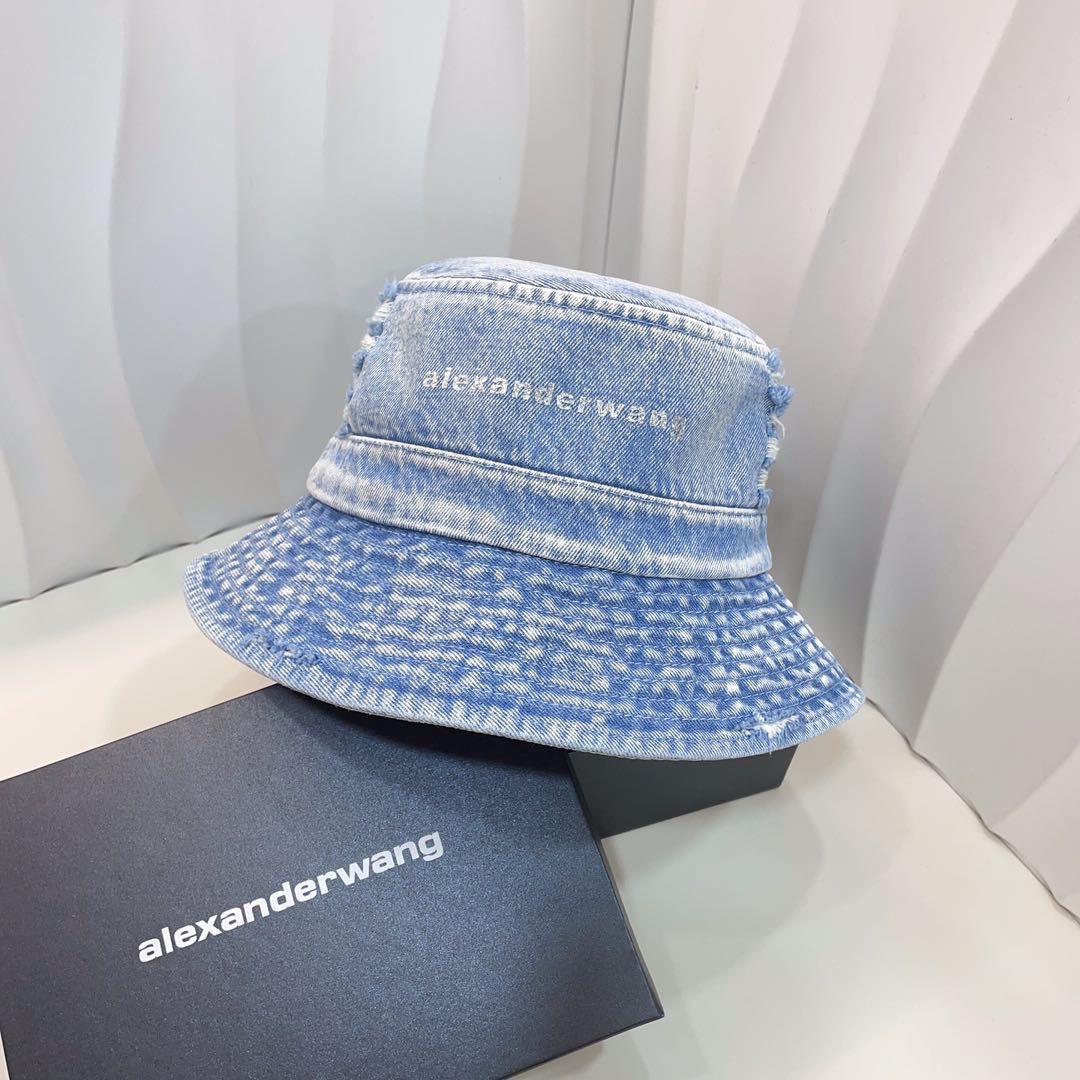 NO:197837,Running volume Wang Alexander's new cowboy fisherman's cowboy fisherman's hat is really a versatile item!  It's a happy hat for casual wear~ I don't want to wash my hair. Fisherman's hat, baseball hat, knit hat, hat, espadrilles, hats19860909跑量 Wang亚历山大新款洗水牛仔渔夫 牛仔渔夫帽真的是百搭单品！随意搭都有范儿～ 简直是不想洗头星人的快乐帽子渔夫帽棒球帽针织帽,帽子,espadrilles,hats,hat