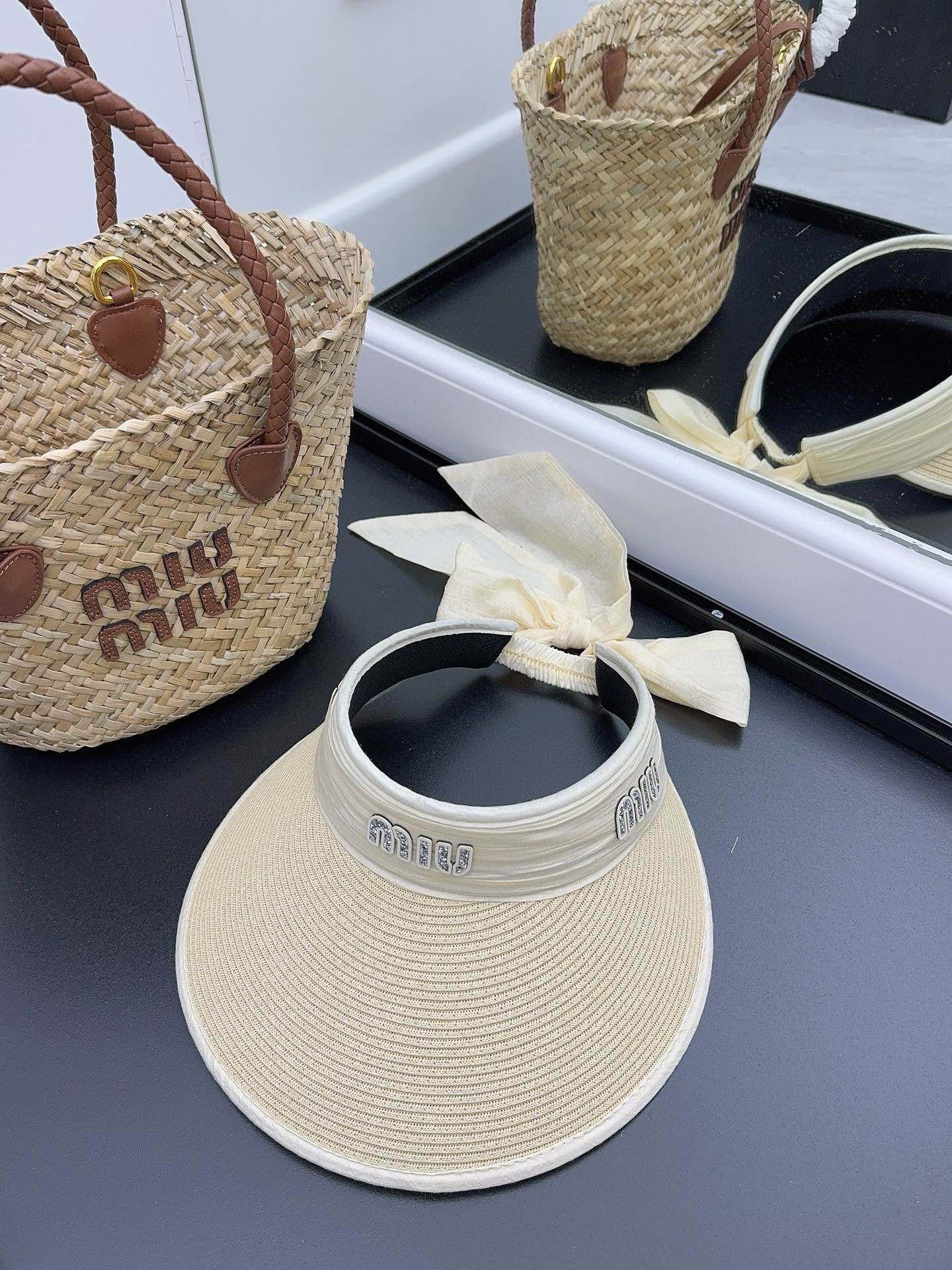 NO:197903,Running volume Miu~New empty top hat Temperament fairy style The splicing is too high-end!  Hat fisherman hat baseball hat knit hat, hat, miumiu, espadrilles, hats19860909跑量 Miu～新款空顶帽 气质仙女款 拼接太高级啦！帽子渔夫帽棒球帽针织帽,帽子,miumiu,espadrilles,hats,hat