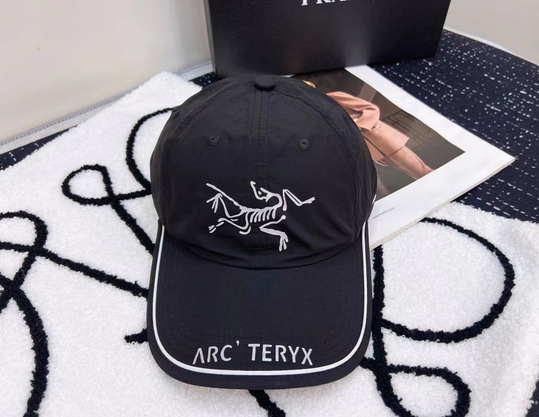 NO:199612,Running volume: Archaeopteryx's new quick-drying baseball cap, new technology fabric, quick-drying pure cotton baseball cap, thin and breathable, the first choice for summer baseball cap, Korean color, good-looking!  Hat Fisherman Hat Baseball Hat Knitted Hats, Hats Arc'teryx, espadrilles, hats19860909跑量 始祖鸟新款速干棒球帽 新科技面料,速干纯棉棒球帽 轻薄透气,夏季首选棒球帽 韩版色调,好看！帽子渔夫帽棒球帽针织帽,帽子arc'teryx,espadrilles,hats,hat